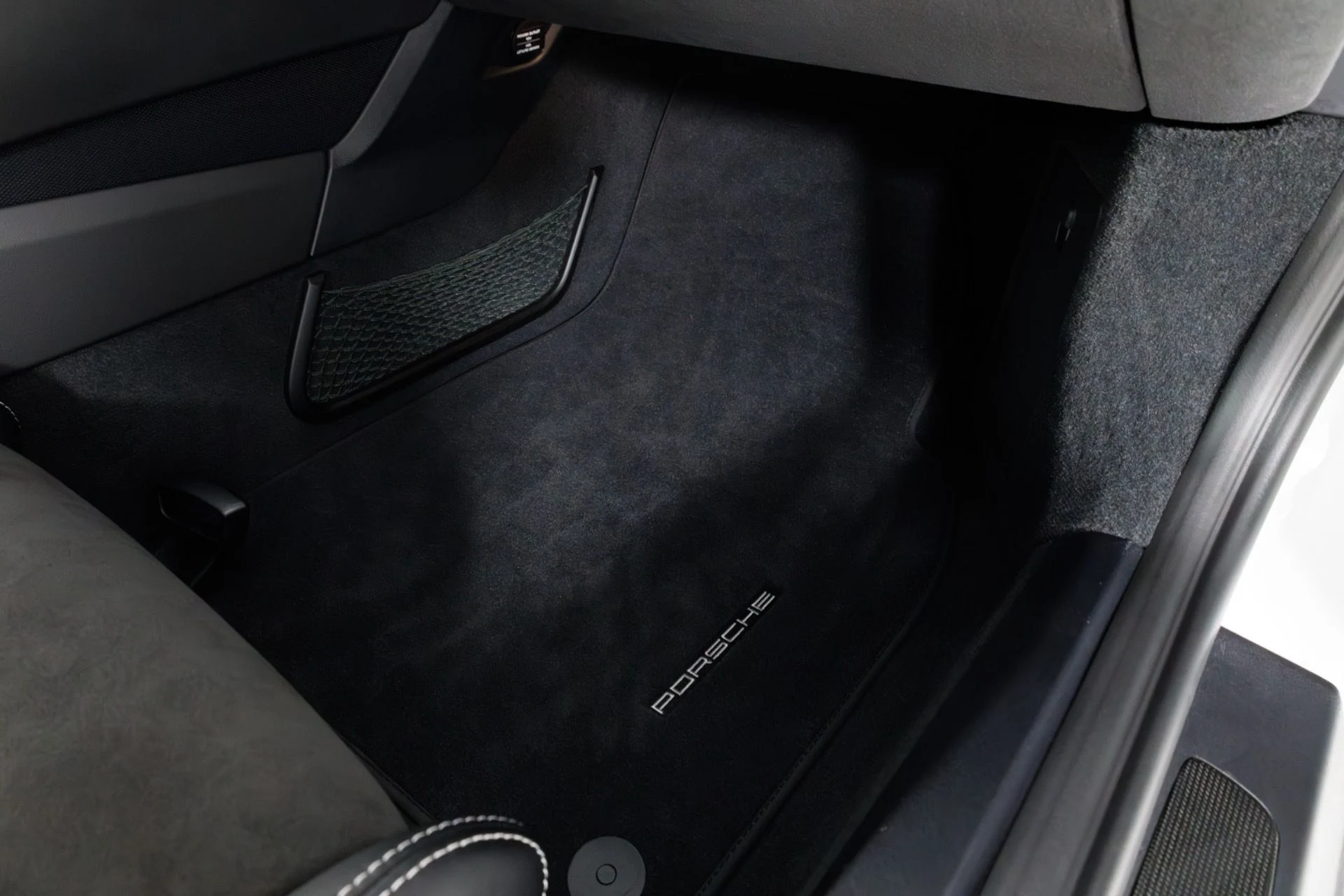 mph040_2582905687_Used_2016_Porsche_911_GT_3_RS_1775150686_127bc76412