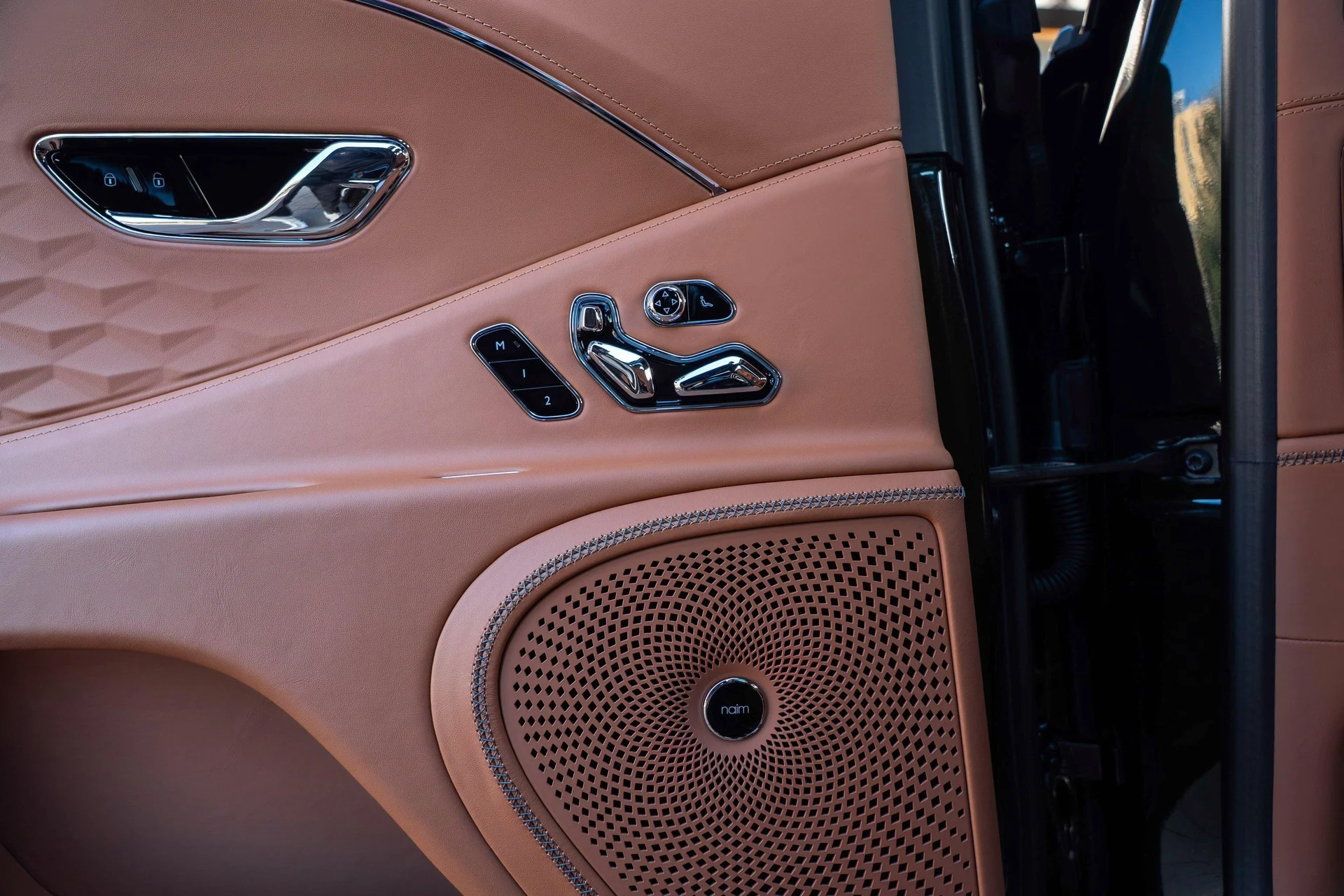 mph040_258585003_489302490_698435516d31c9793f9d07c3_4e461b065e