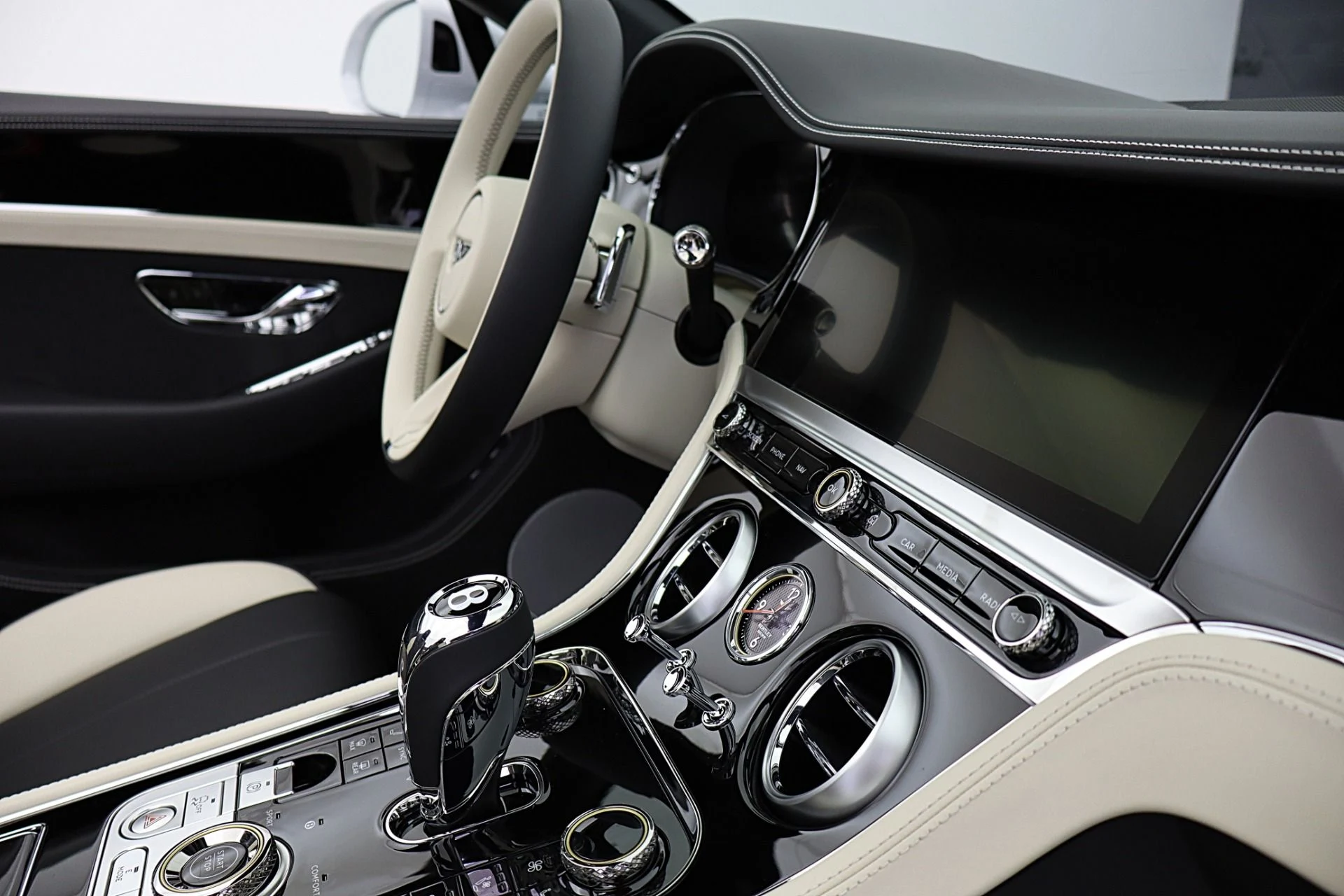mph040_2587890117_New_2026_Bentley_Continental_GTC_S_8af0a6e2ea