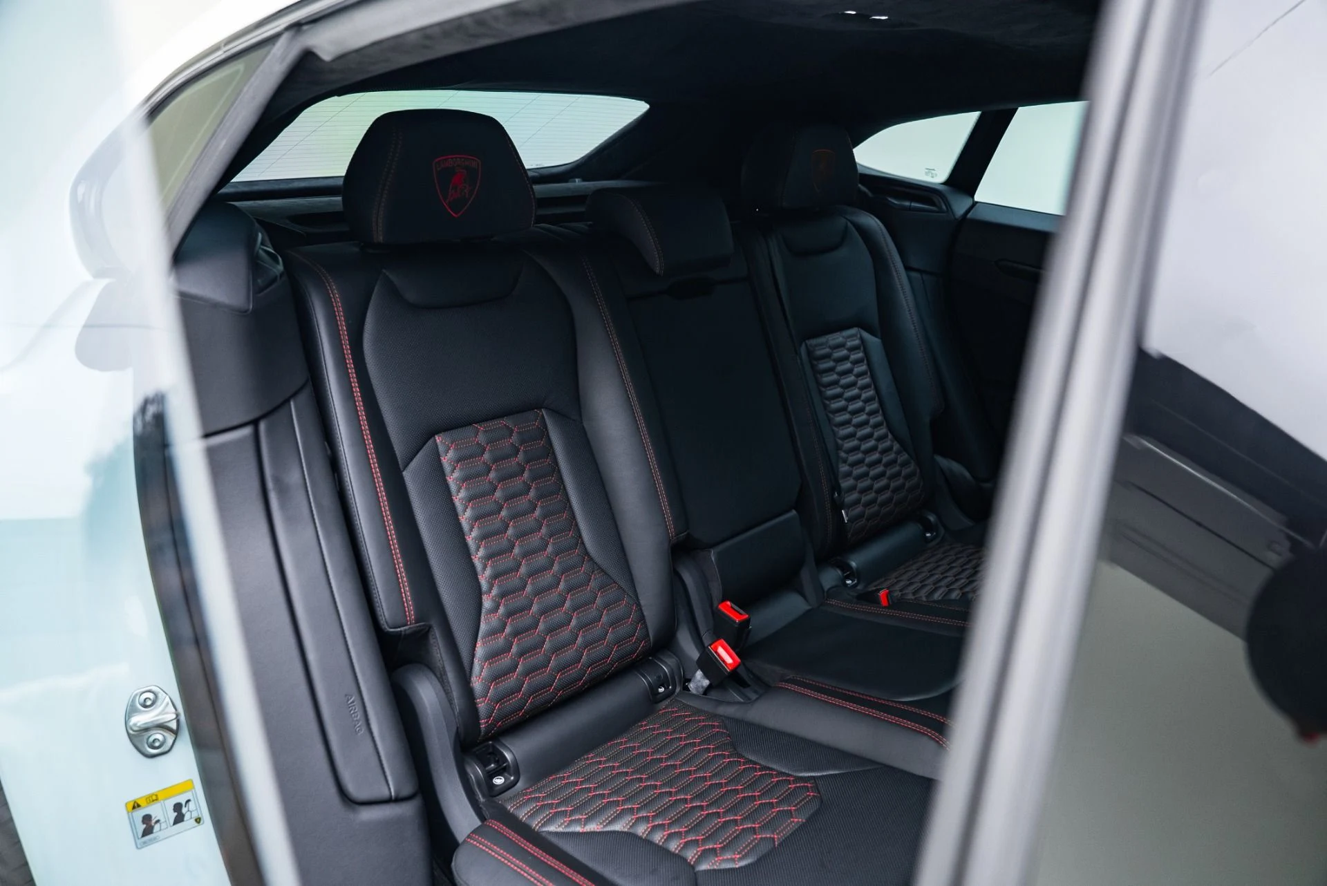 mph040_2590239751_Used_2022_Lamborghini_Urus_1764978374_2e09b9e95c