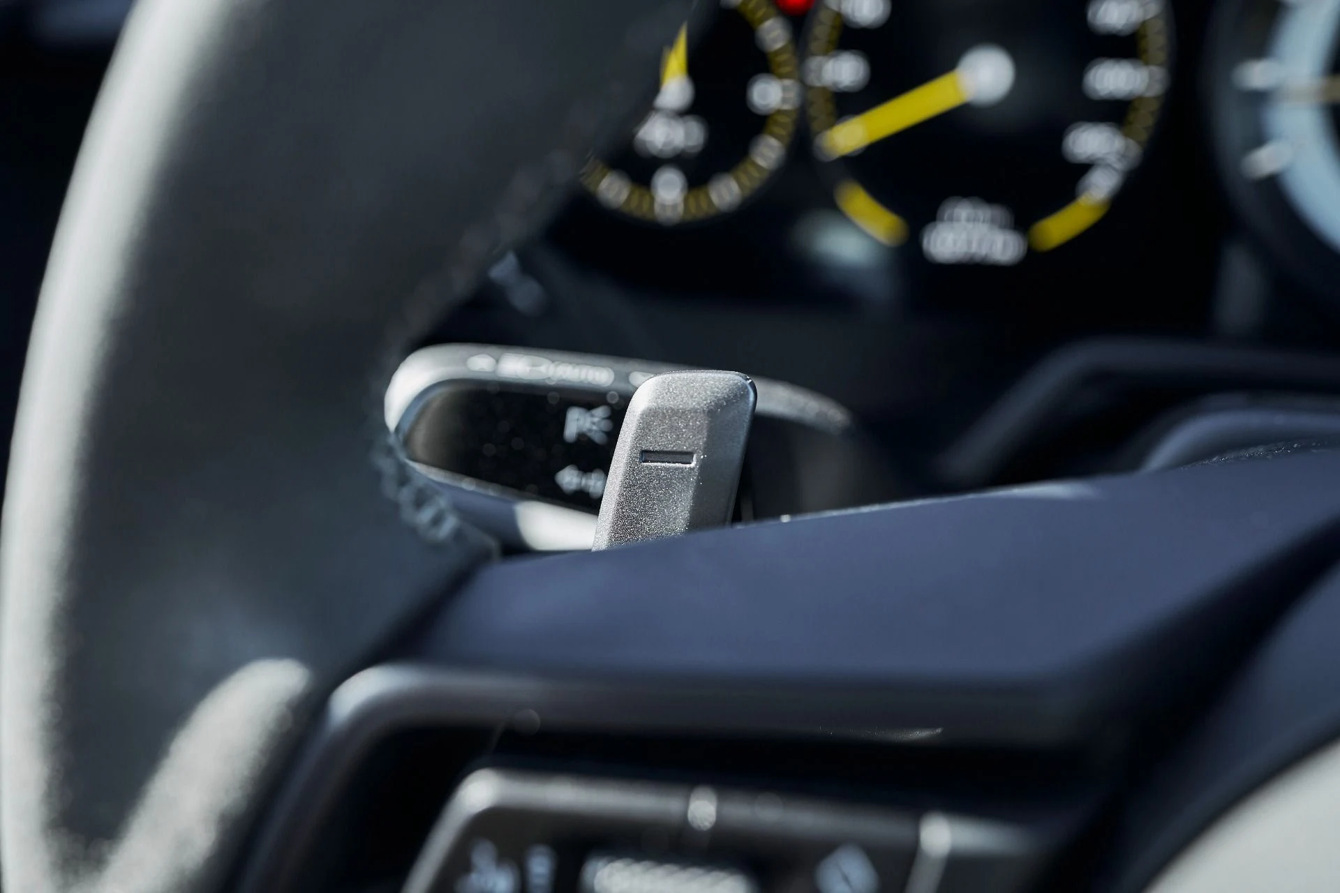 mph040_2591572796_Used_2022_Porsche_911_GT_3_1761959407_6dbe137e7a