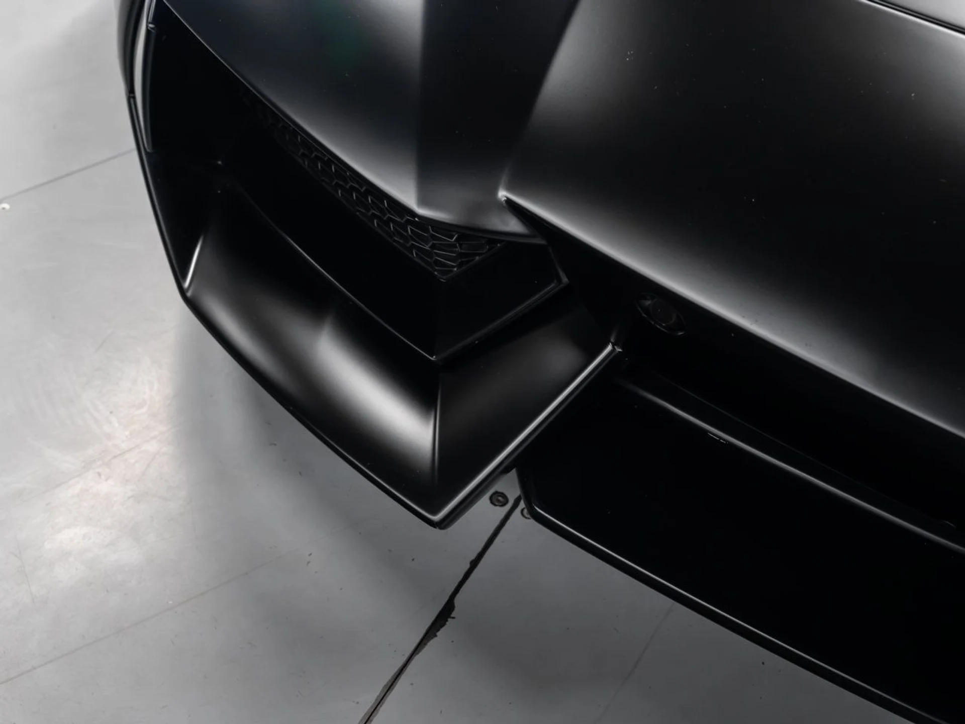 mph040_259782360_lamborghini_aventador_2017_ac50afa7a3