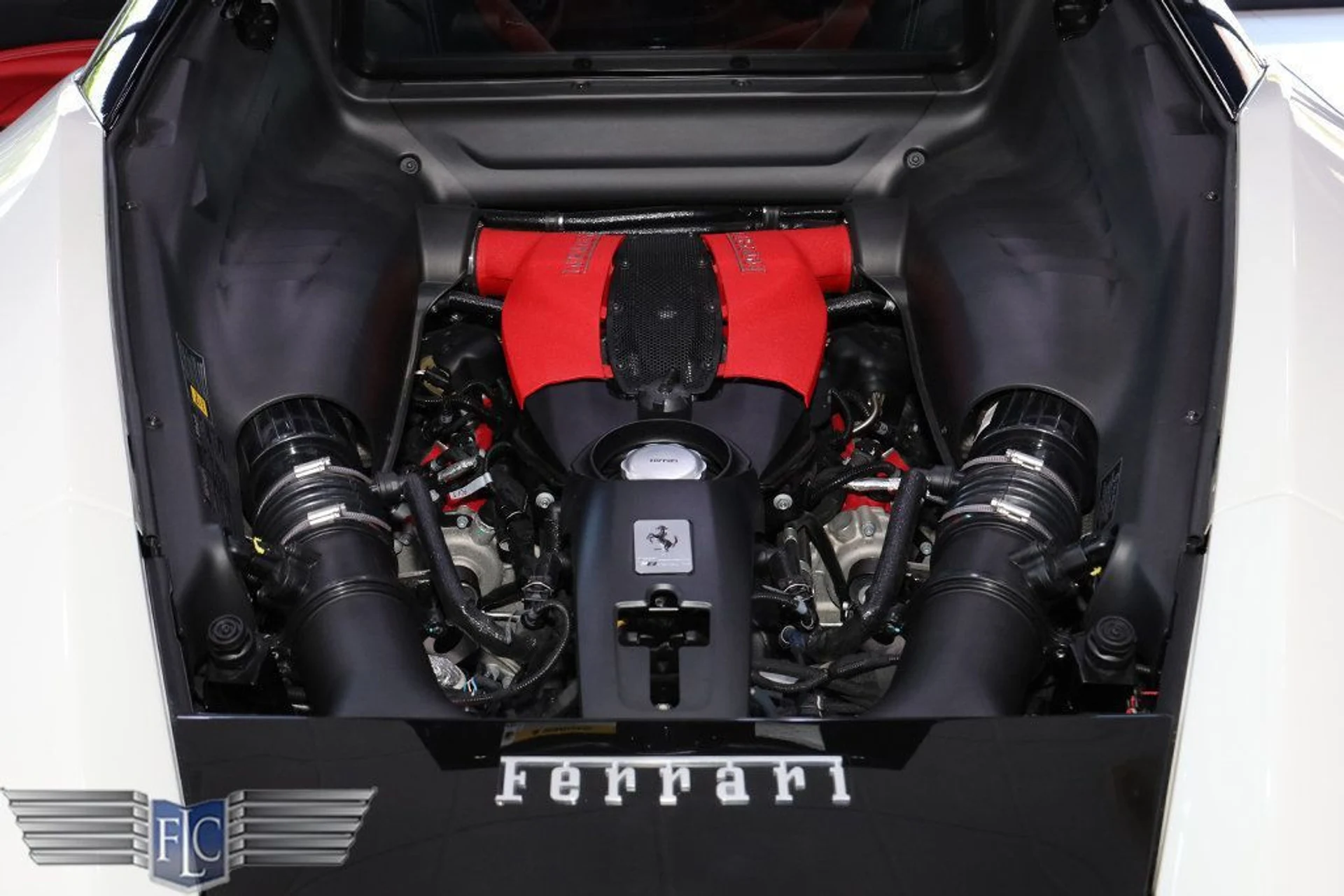 mph040_2604602764_used_2022_ferrari_f8_tributo_coupe_6305_23040328_41_1024_f9a1f24f20