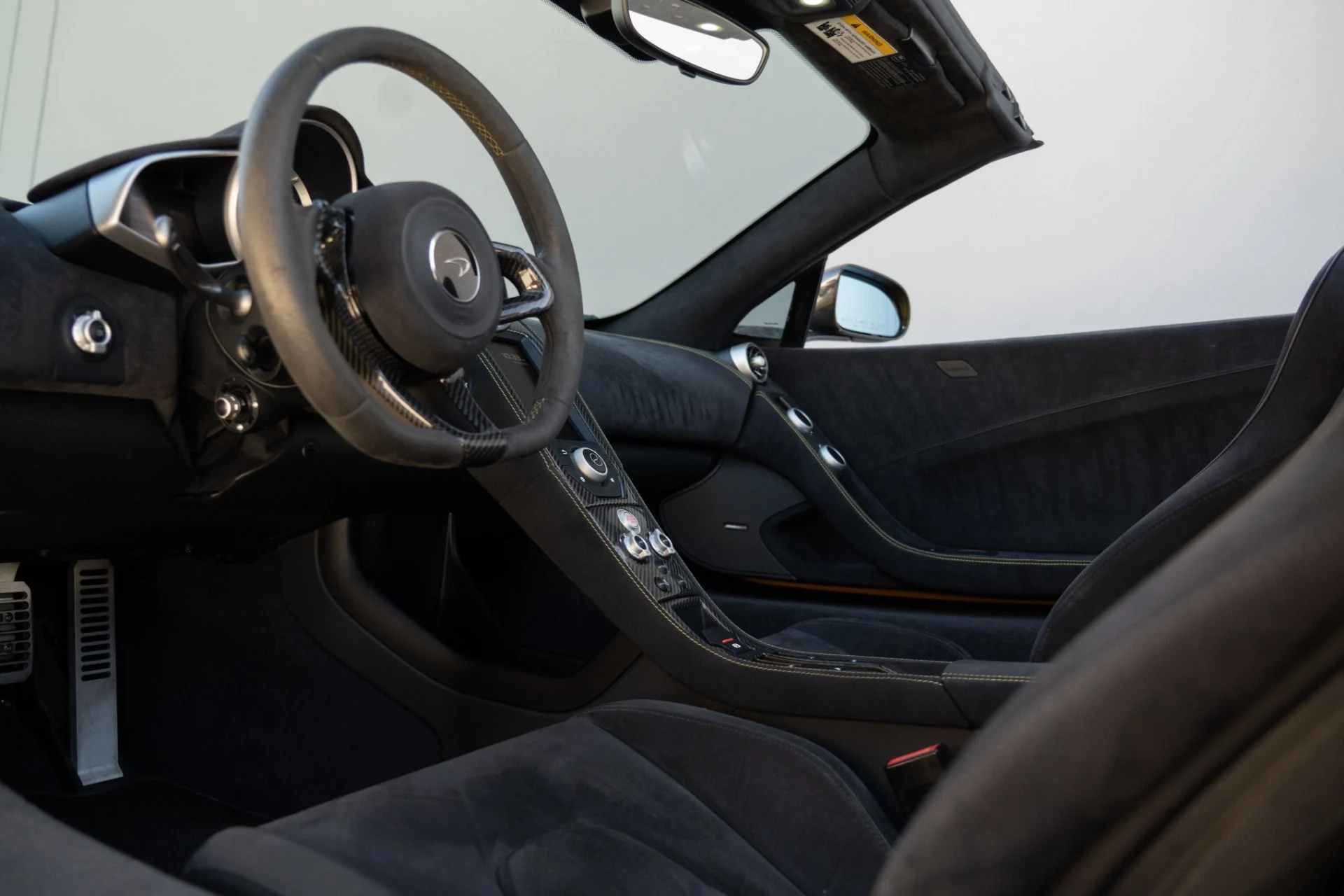 mph040_2615370045_Used_2016_Mc_Laren_650_S_Spider_1757368630_604878e430
