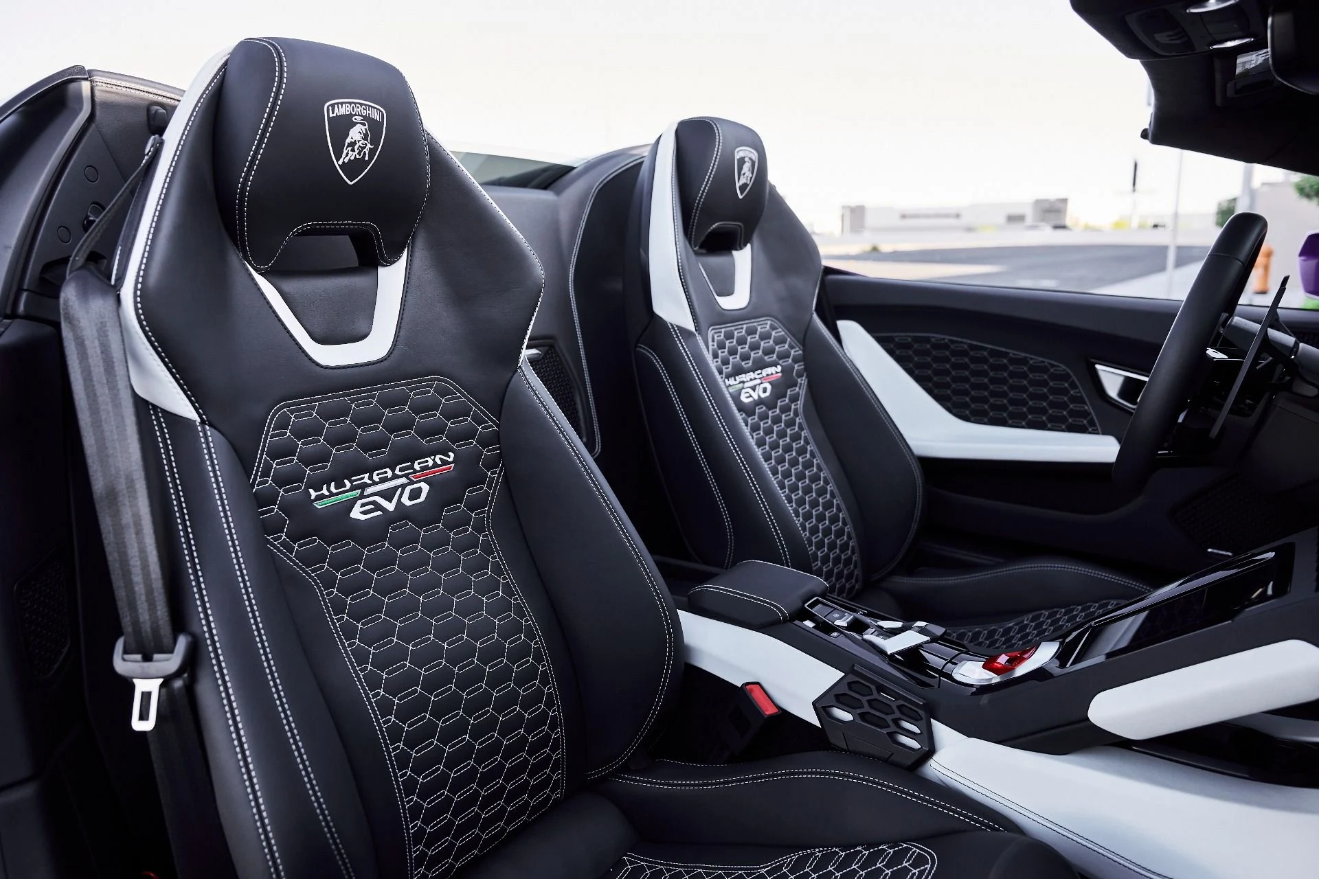 mph040_2626586138_Used_2024_Lamborghini_Huracan_EVO_Base_1774744579_f5cf2ab7a6