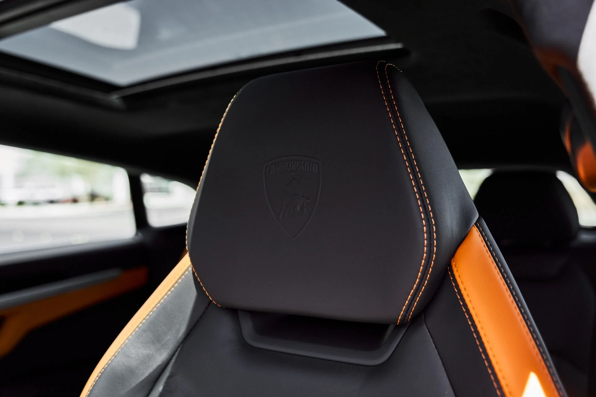 mph040_2629245812_Used_2025_Lamborghini_Urus_SE_1779992030_ed7f69303a