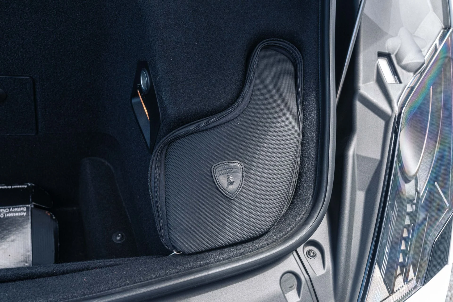 mph040_2637377250_Used_2013_Lamborghini_Gallardo_LP_550_2_w_Front_Lift_Reverse_Camera_Branding_Pack_1712609613_1fa2c507cd