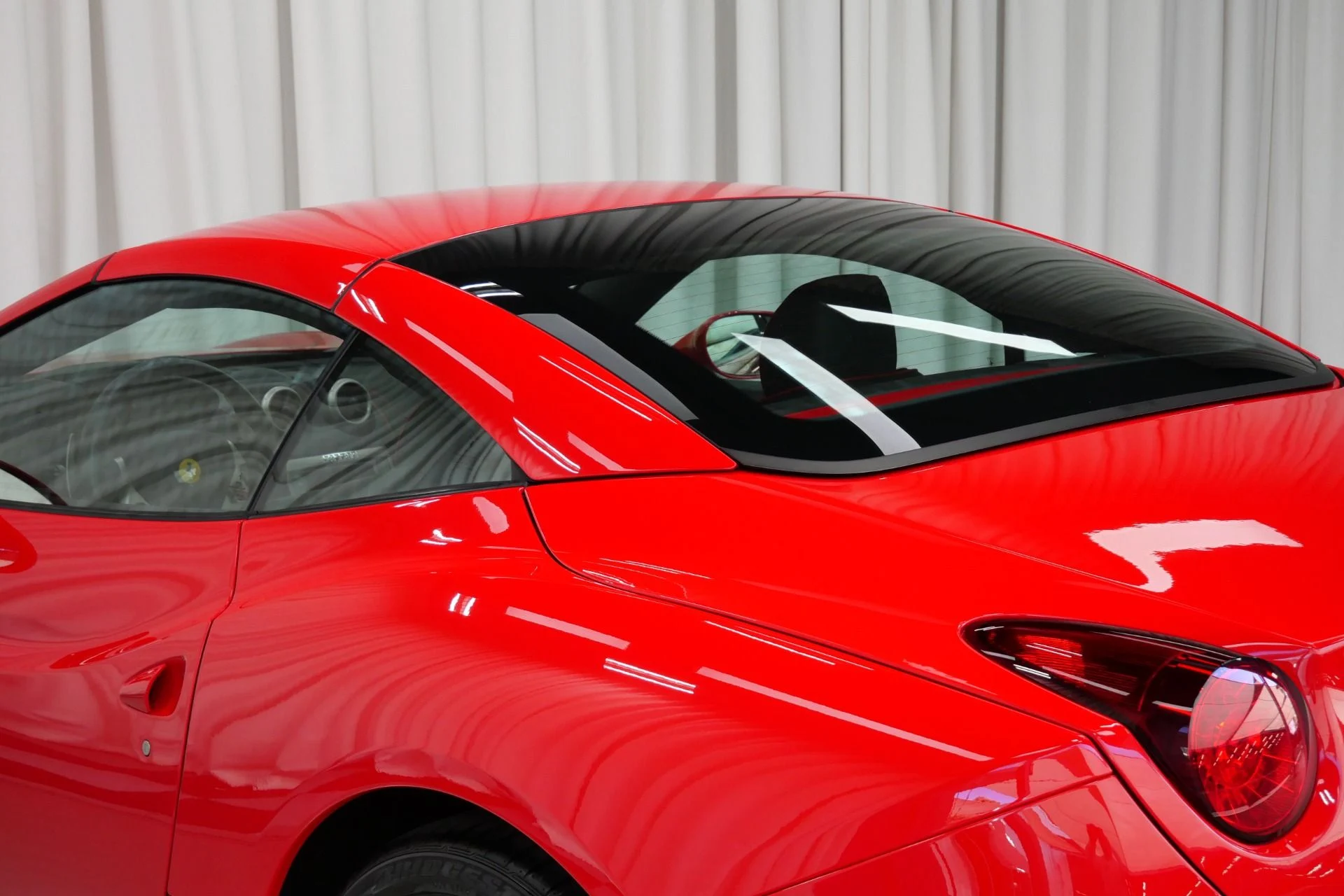 mph040_2642930508_Used_2011_Ferrari_California_1753808084_e4f05163e1