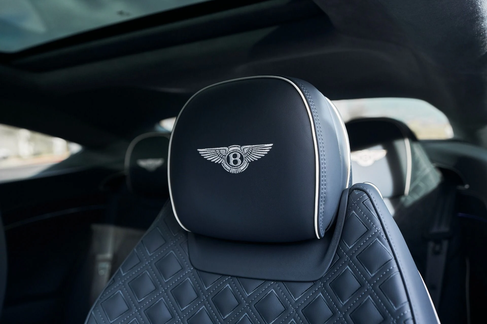 mph040_264409647_Used_2023_Bentley_Continental_GT_Azure_1761756011_f5c3114584