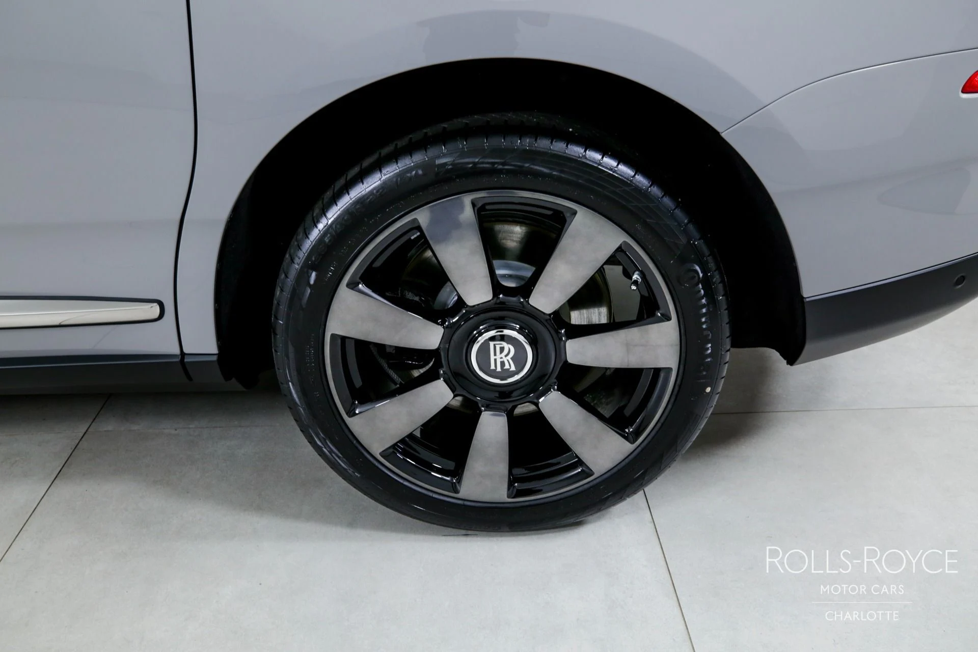 mph040_264675497_Used_2024_Rolls_Royce_Cullinan_1750950017_5fa5173c93