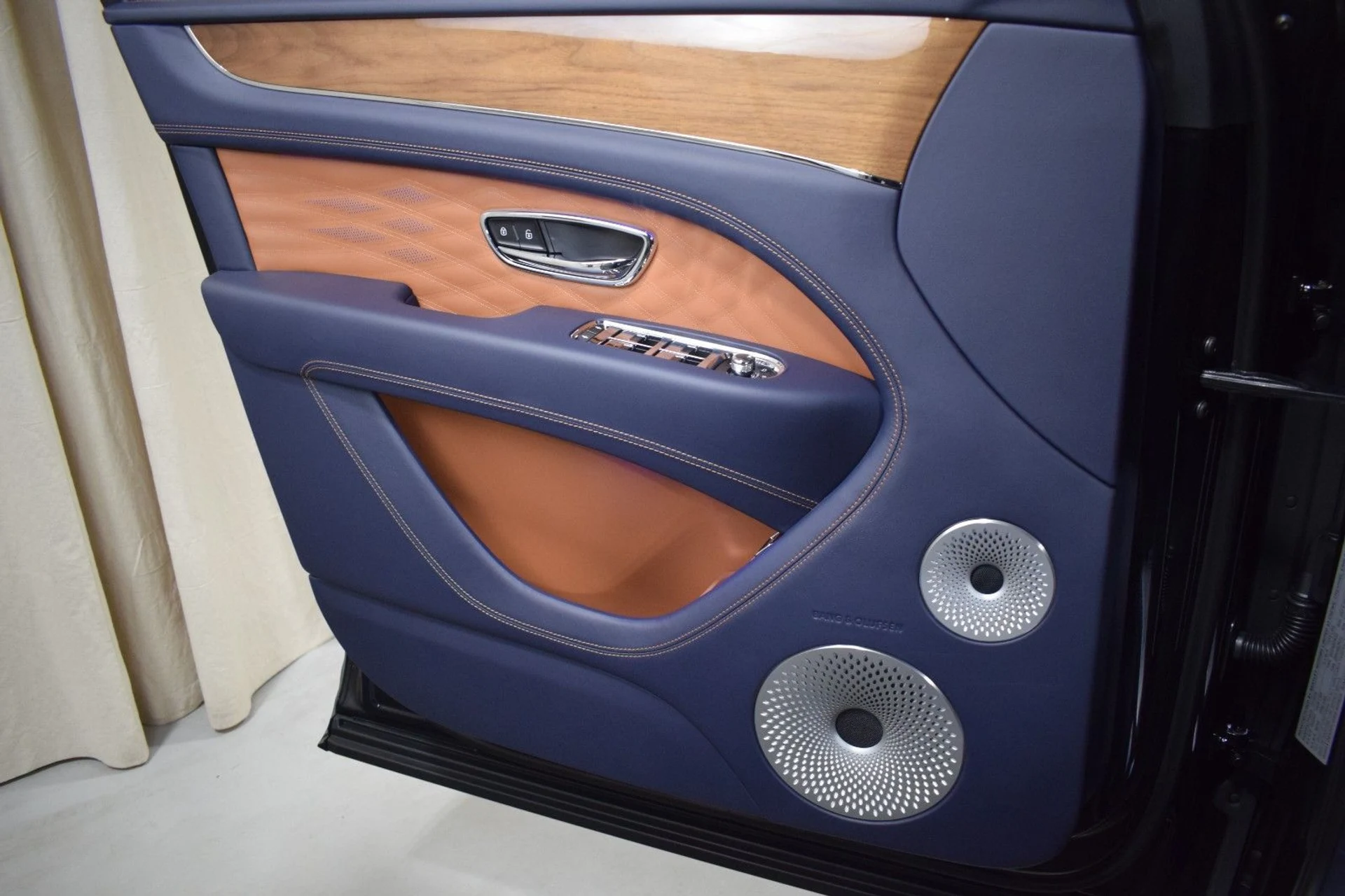 mph040_2646775272_de498fd5d4ed32a4ff5571201feca42dx_d52911dc10