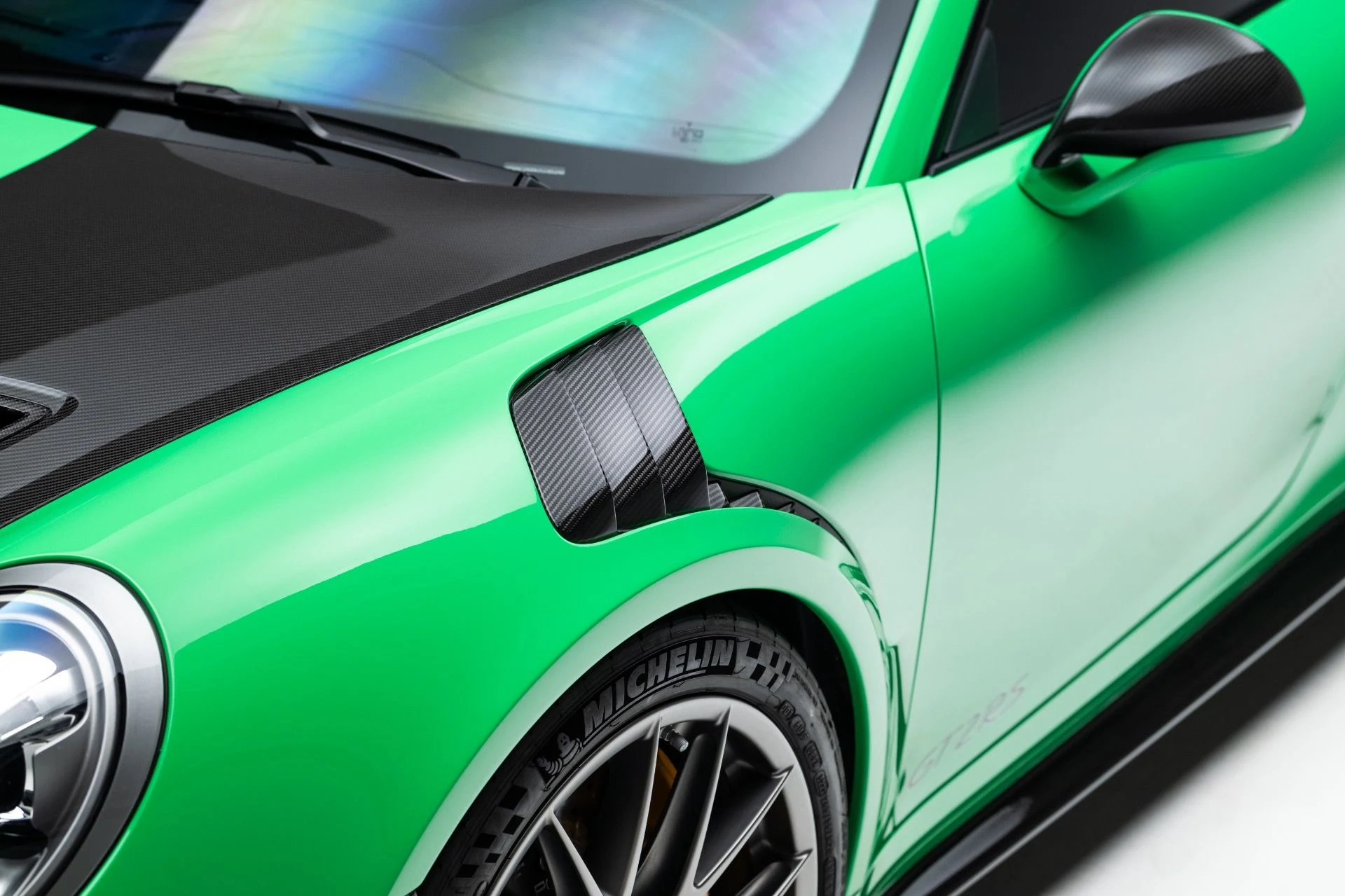 mph040_2649779773_12045_p41_l_55000d0537