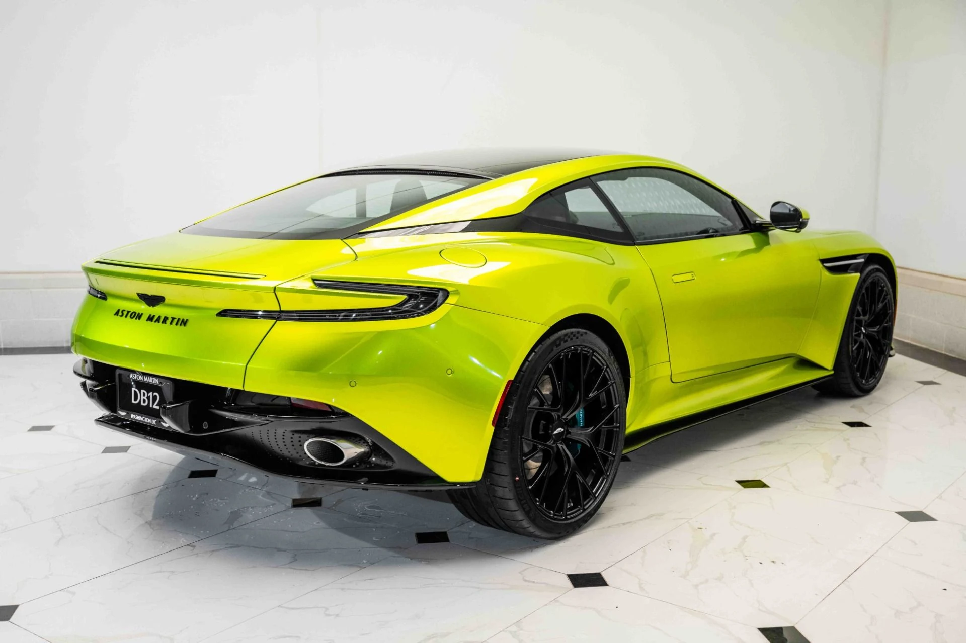 mph040_2676319209_Used_2025_Aston_Martin_DB_12_Coupe_1724764184_388b077a8f