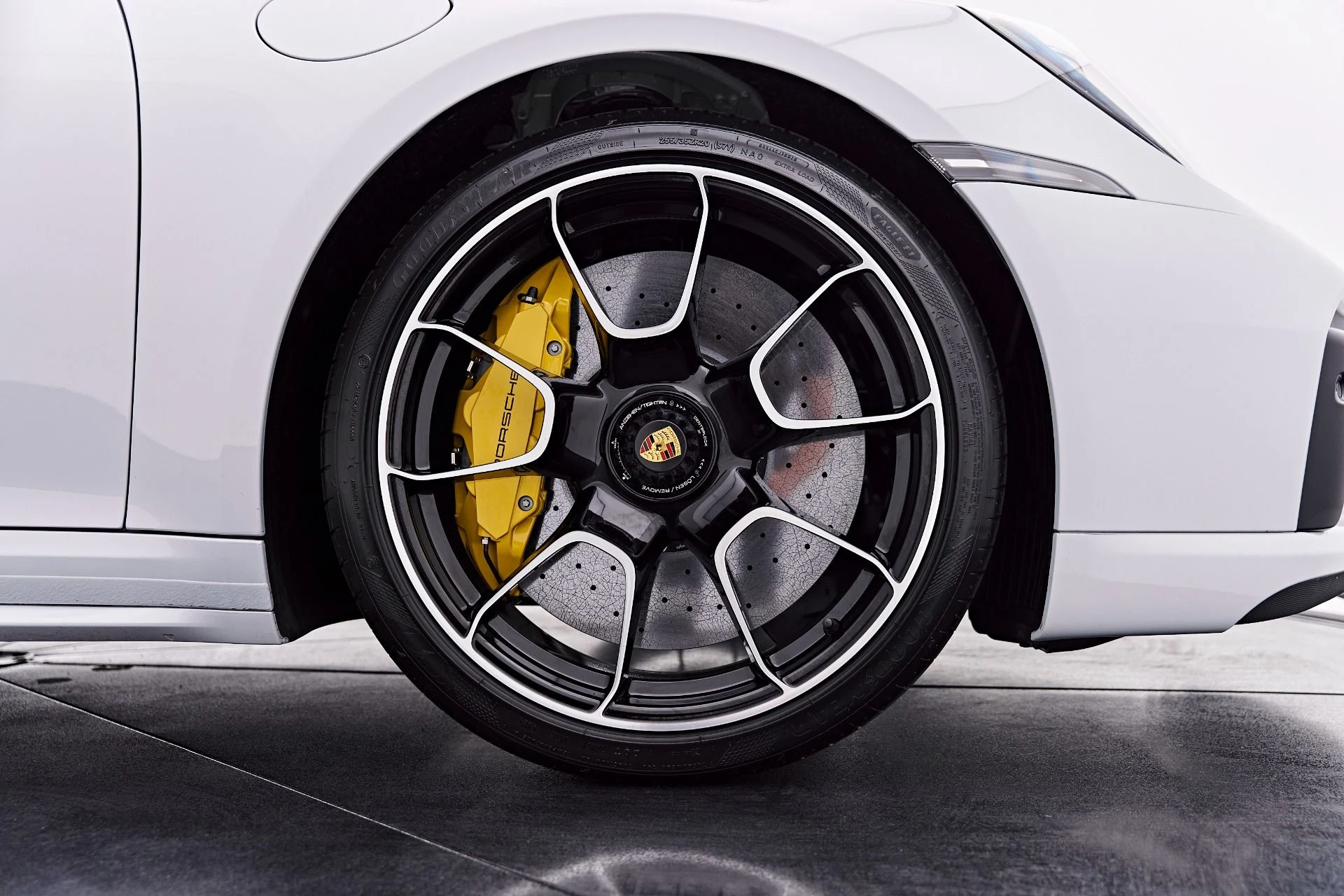 mph040_26784366_Used_2025_Porsche_911_Turbo_S_1786497837_bf088c4ea6