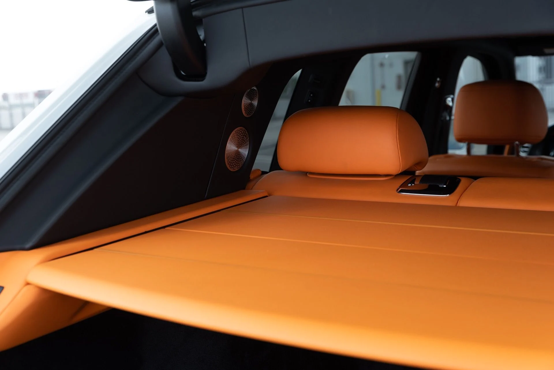 mph040_2682519694_Used_2020_Rolls_Royce_Cullinan_1764721010_118fed2503