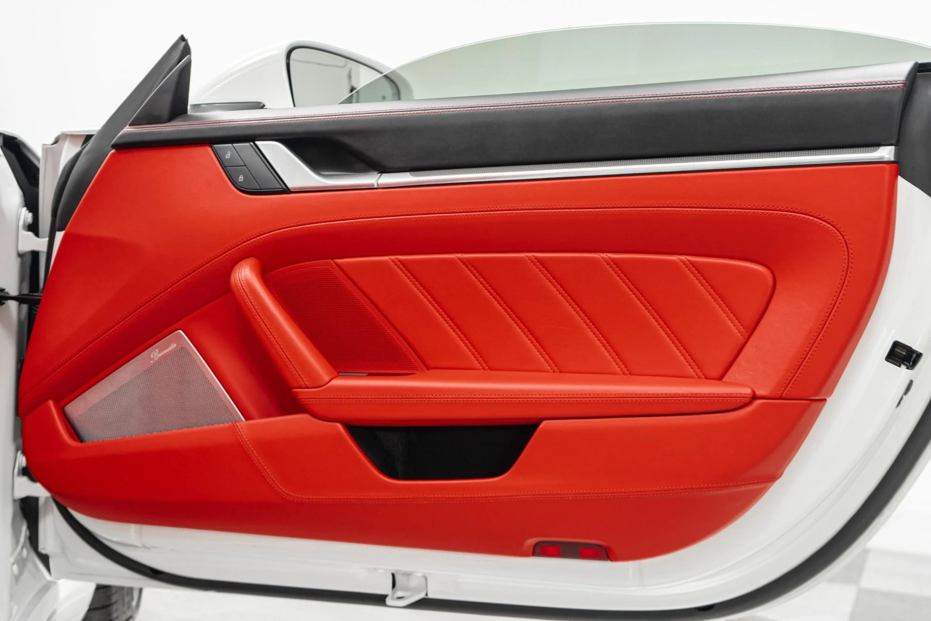 mph040_2688013101_Used_2024_Porsche_911_Turbo_S_Cabriolet_Sport_Design_Package_Exclusive_Manufaktur_Interior_1780002911_bf65d1d099