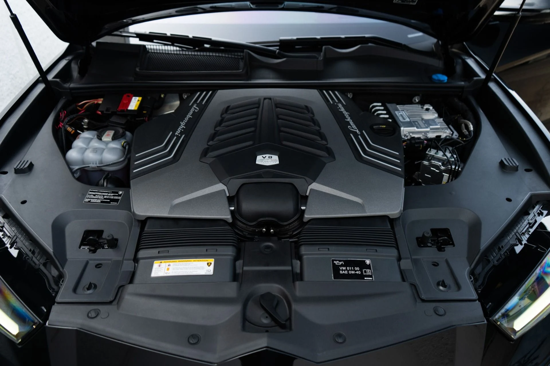 mph040_2693530943_Used_2022_Lamborghini_Urus_1777500470_097c6e89a6