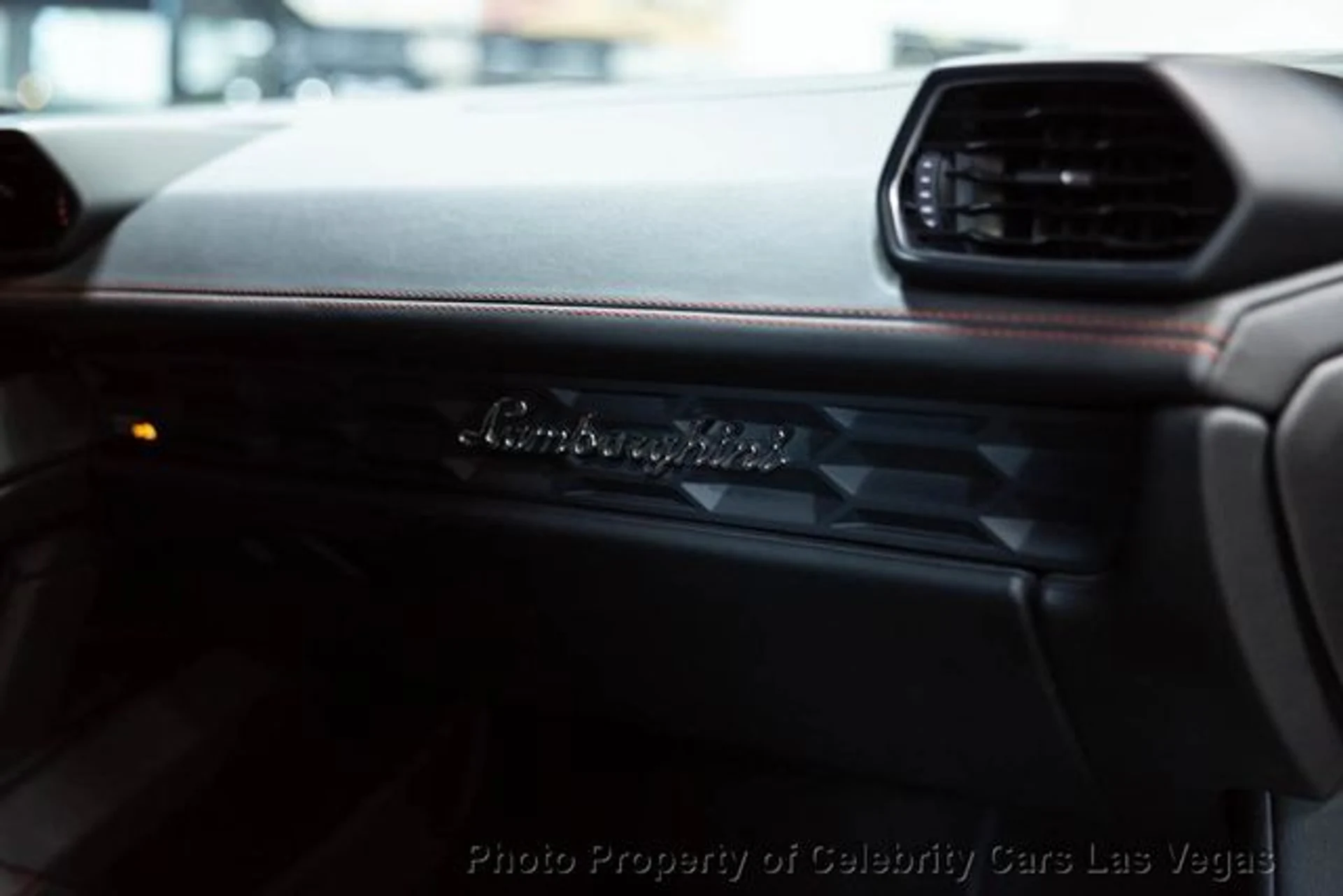 mph040_2711075285_used_2019_lamborghini_huracan_lp5802_9707_22868387_45_640_71e38c029d