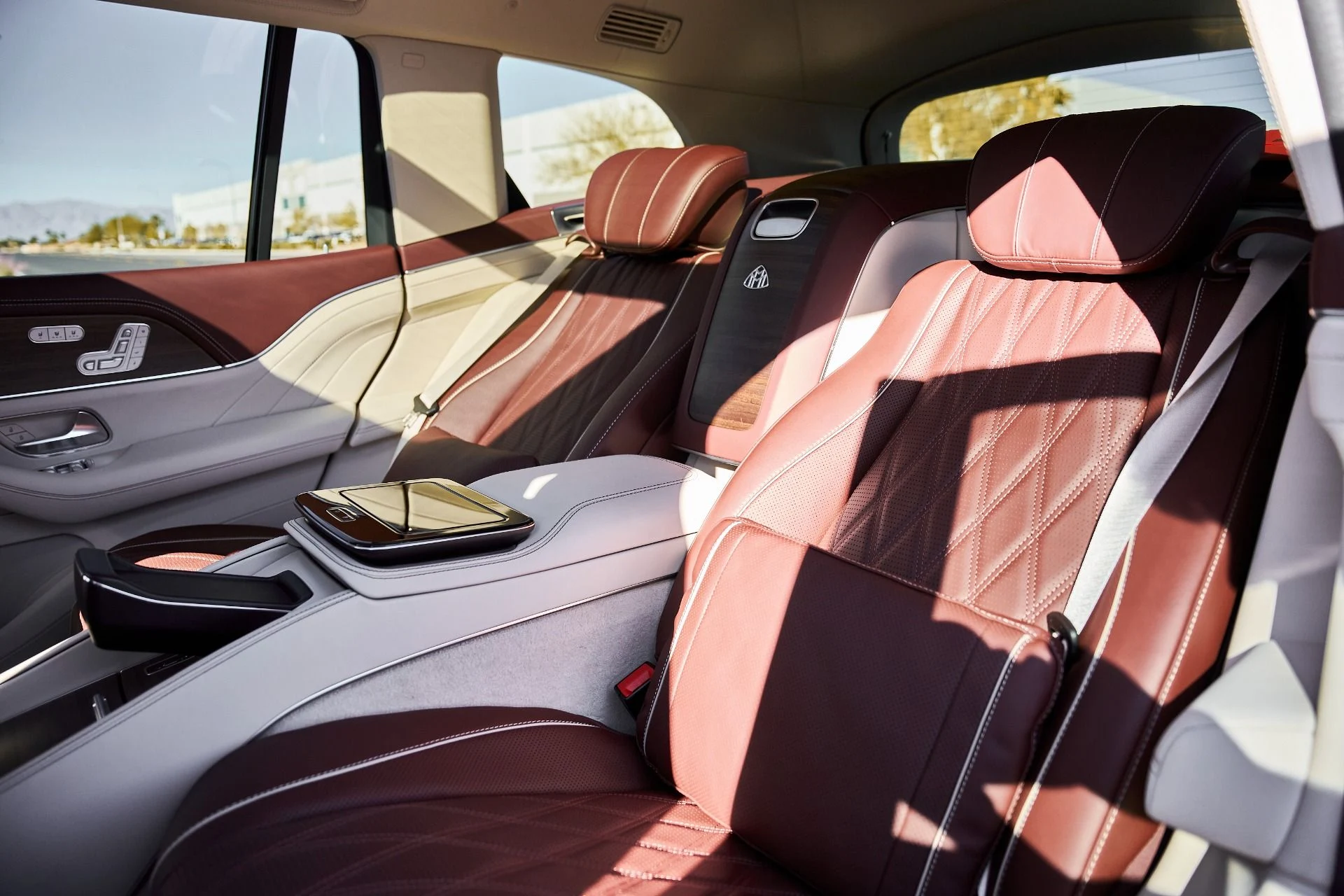 mph040_2716052424_Used_2026_Mercedes_Benz_GLS_Maybach_GLS_600_1772593218_fc0d7b5834