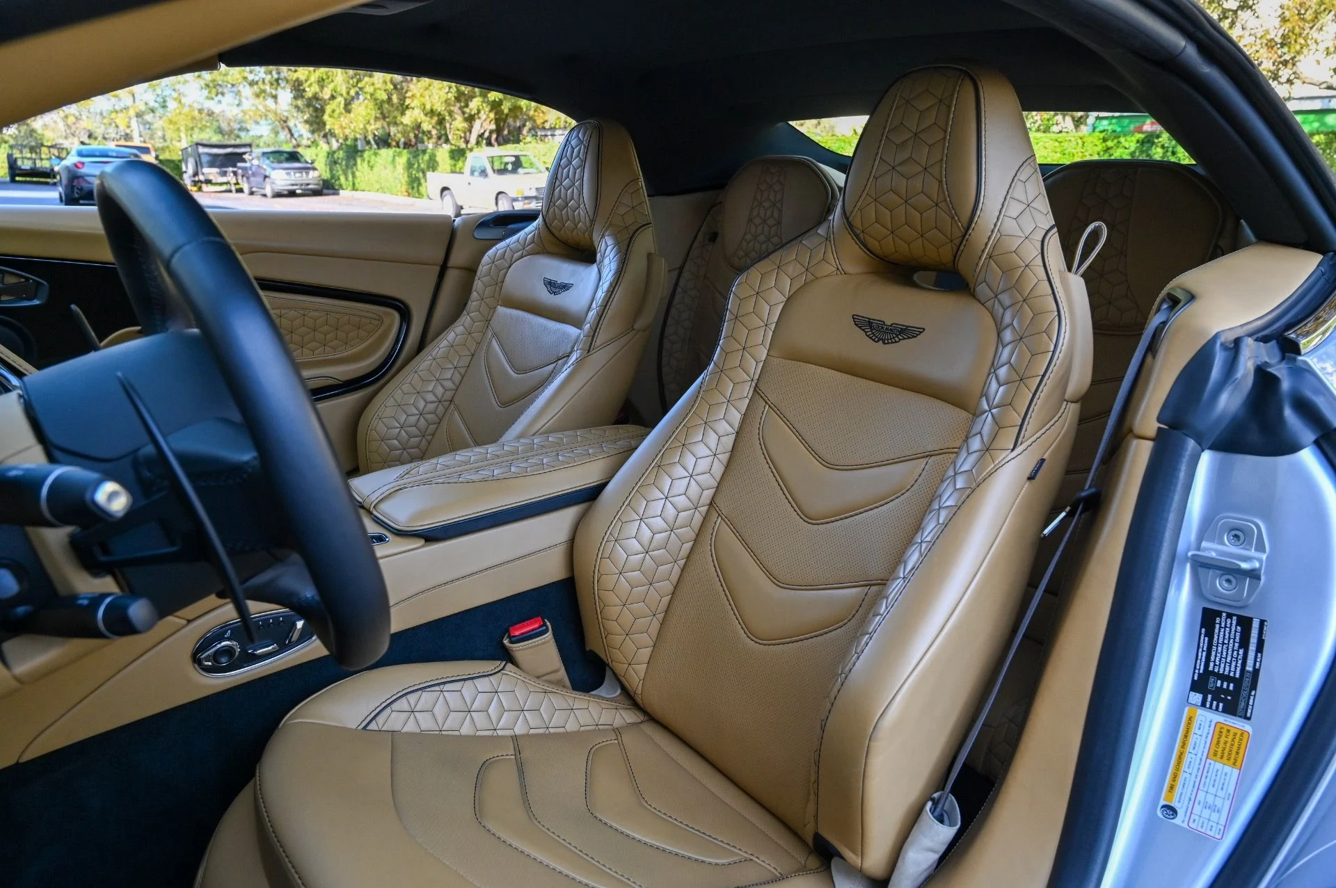 mph040_2719312100_Used_2020_Aston_Martin_DBS_Superleggera_1708981933_167ef04694