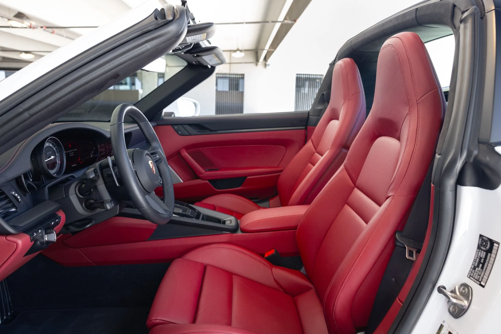 mph040_2729153776_Used_2024_Porsche_911_Targa_4_GTS_1781911832_09e4bbef8b