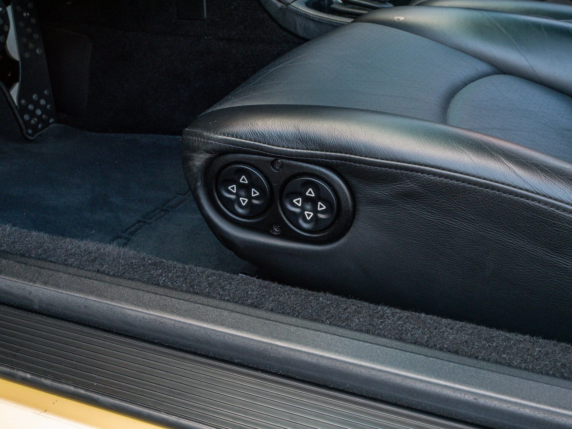 mph040_2735339360_9d24b7e06b6f6e8bca2f879fcdc38b81x_e0379bf339