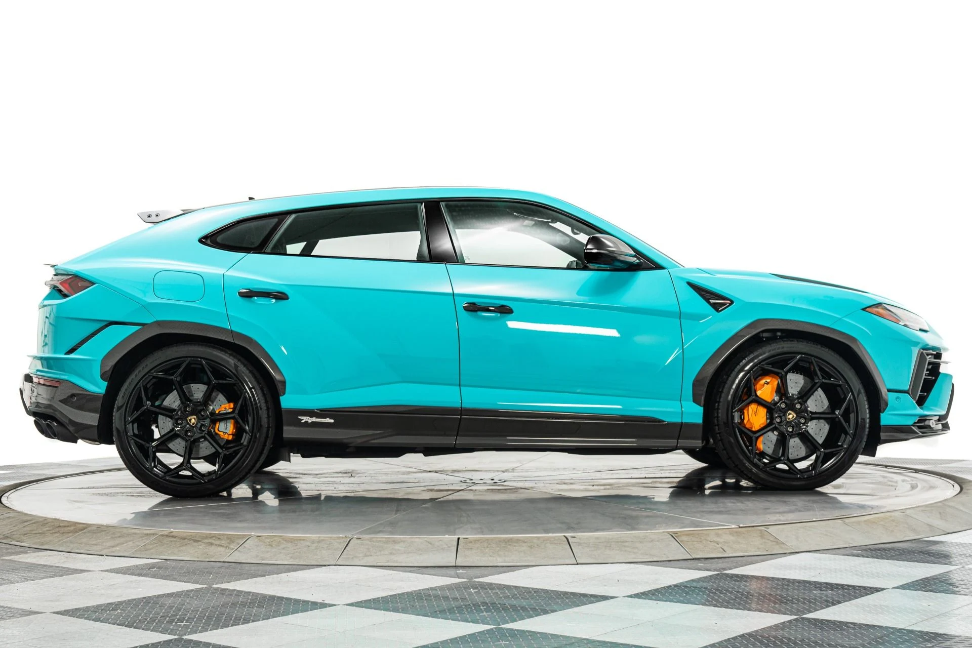 mph040_2743804348_Used_2024_Lamborghini_Urus_Performante_Ad_Pesonam_Color_Very_Low_Miles_1780696041_530d5c7506