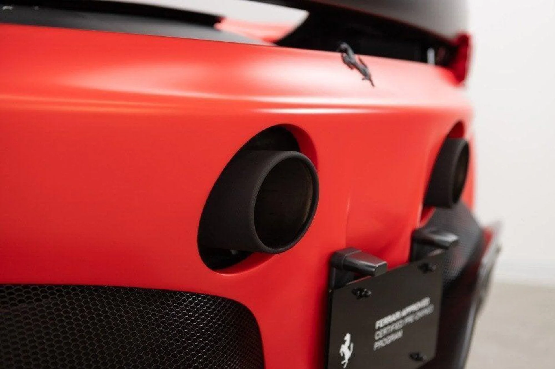 mph040_2746839344_Used_2022_Ferrari_SF_90_Spider_1777367617_16f39f27cd