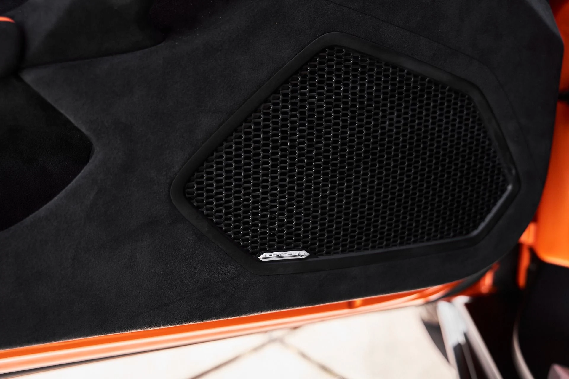 mph040_2751673957_Used_2023_Lamborghini_Huracan_Sterrato_Base_1776823457_613a2edd1f