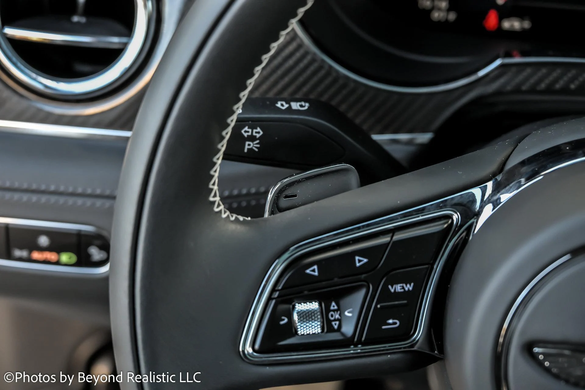 mph040_2758492654_Used_2024_Bentley_Bentayga_Azure_1762420111_276ed8cfa8