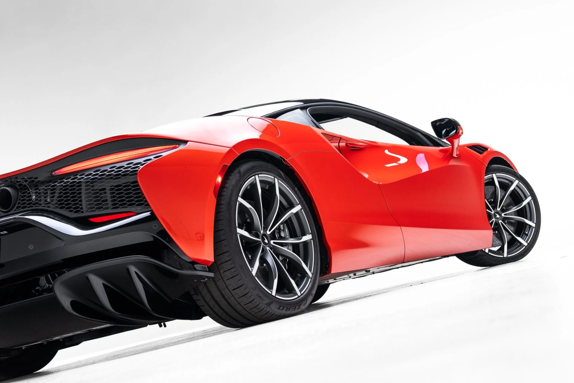 mph040_2760056535_Used_2024_Mc_Laren_Artura_1774465225_0b0127fad8