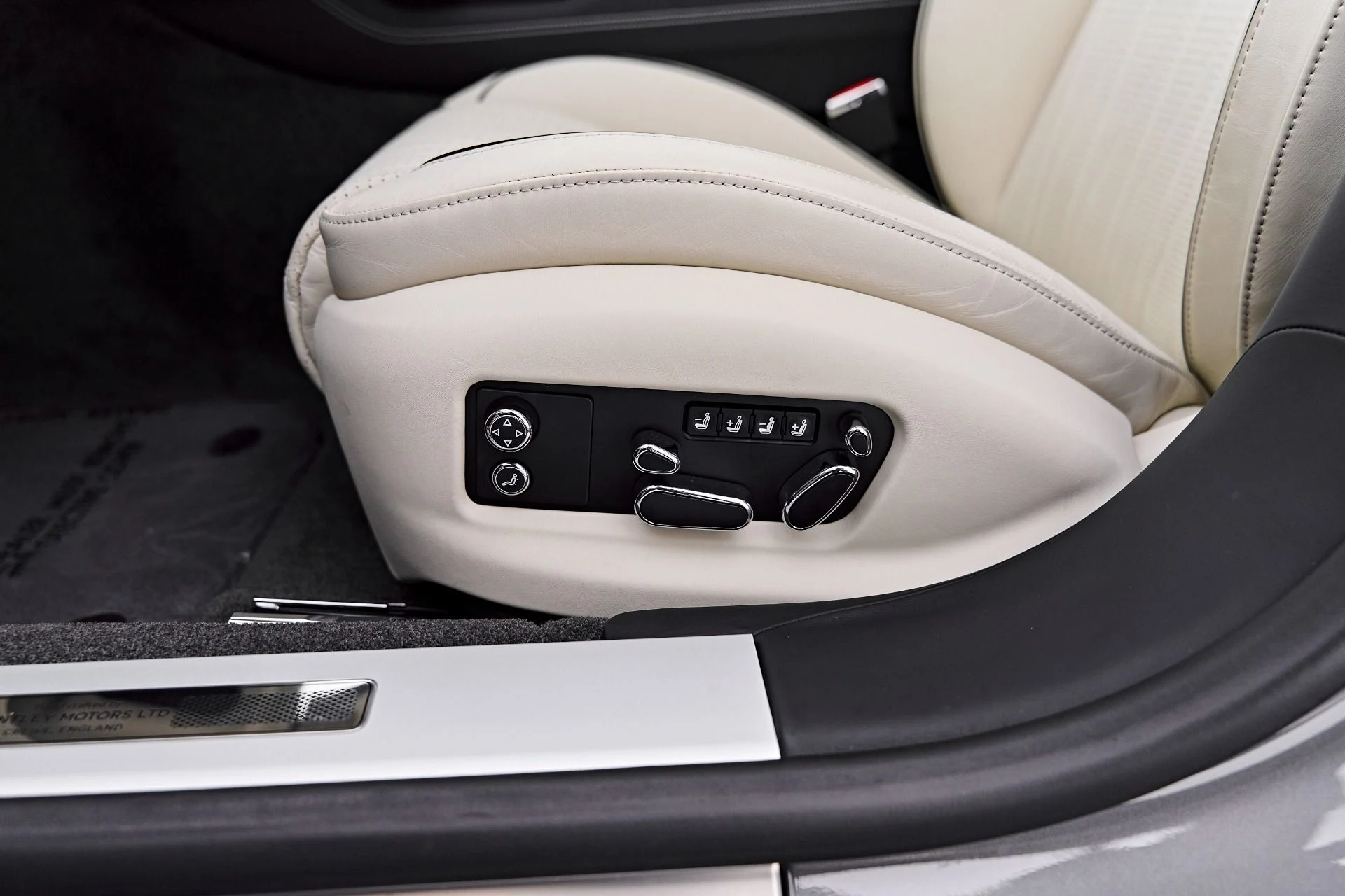 mph040_2769896732_Used_2022_Bentley_Flying_Spur_W12_1786226208_a948d25e5c