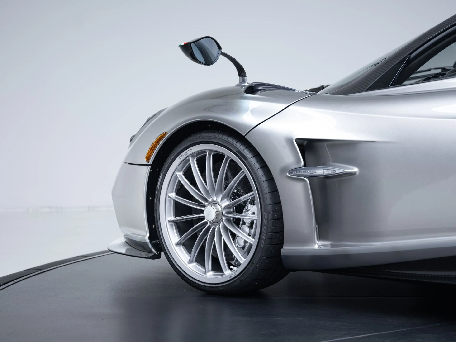 mph040_2774701023_Used_2017_Pagani_Huayra_Roadster_1769208327_d74a497370