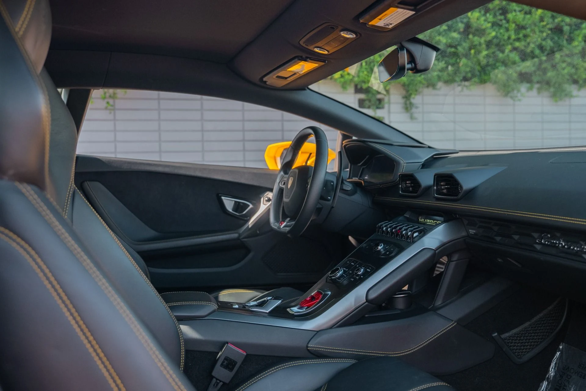 mph040_2780621288_Used_2018_Lamborghini_Huracan_LP_580_2_1762289027_a18056f8fc