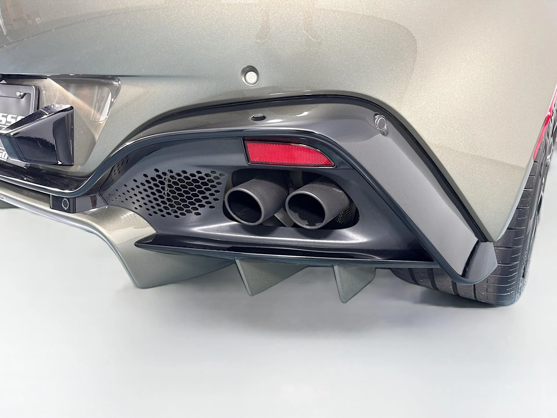 mph040_2783261706_Used_2023_Aston_Martin_Vantage_V8_1783445562_c591b741c5