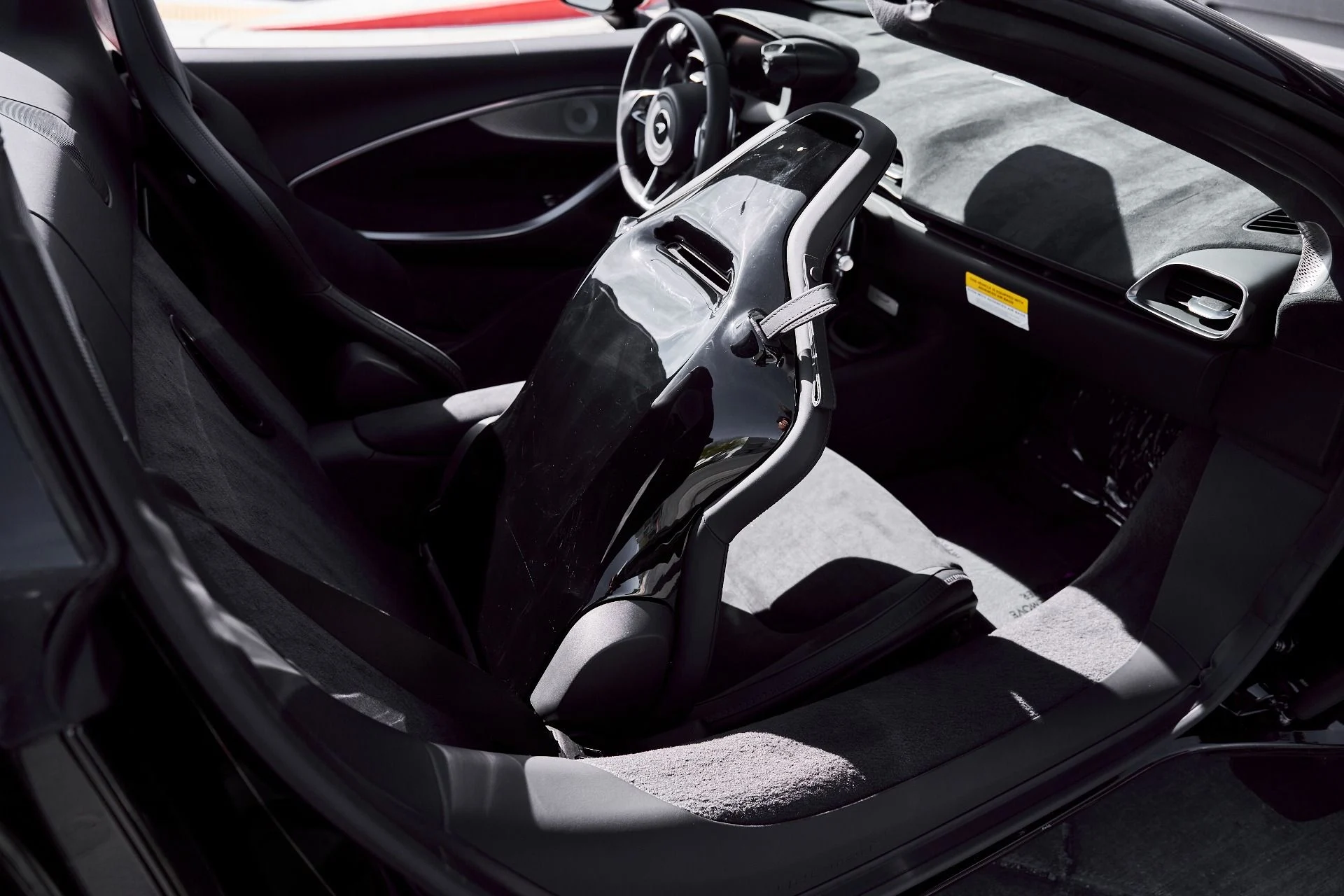 mph040_2791482952_Used_2025_Mc_Laren_Artura_Performance_1772246917_e7c3159f0a