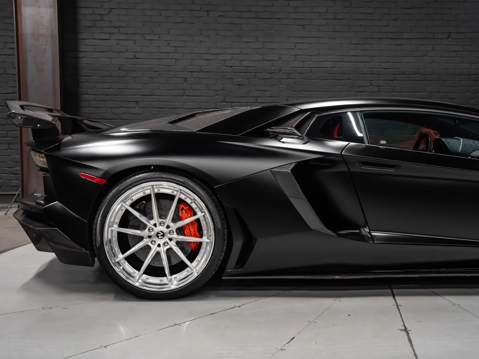 mph040_2807267842_lamborghini_aventador_2015_99b1651851