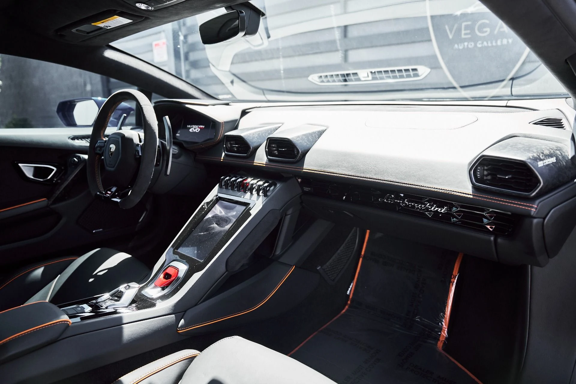 mph040_2820387726_Used_2020_Lamborghini_Huracan_EVO_Base_1777394833_0954ba5f12