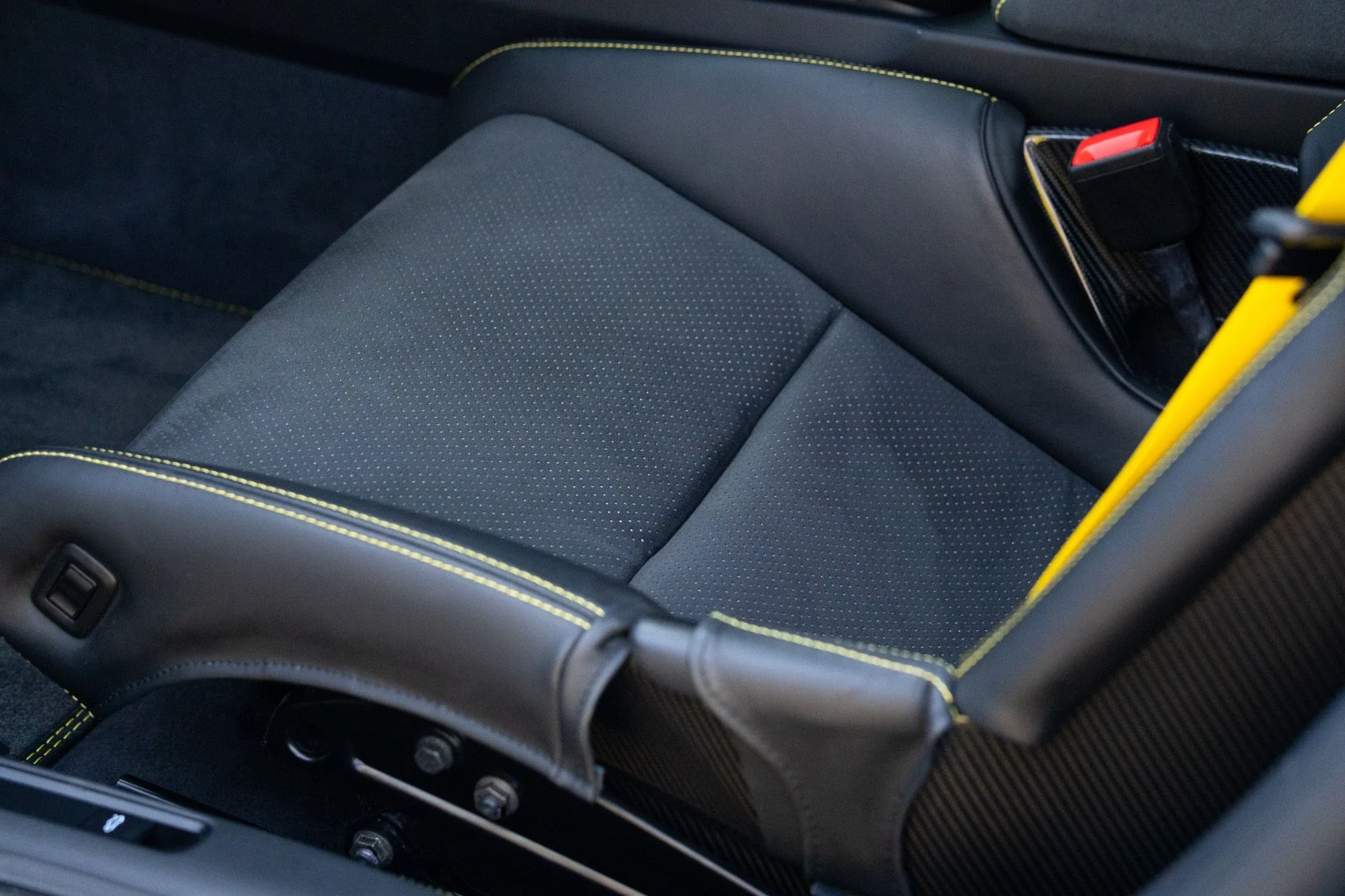 mph040_2820547862_Used_2023_Porsche_911_GT_3_1777402484_f96d7144d1