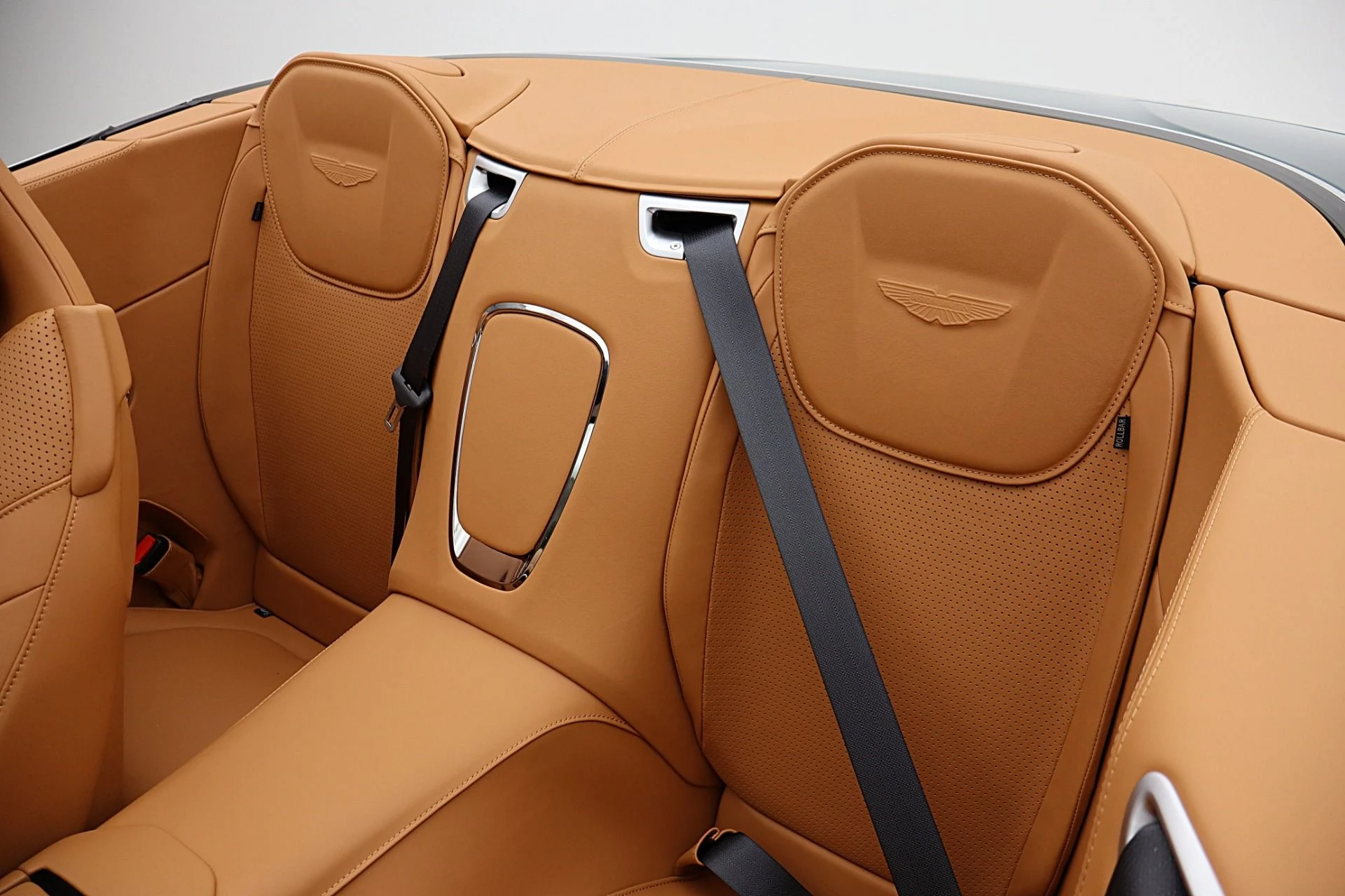 mph040_2826089741_New_2026_Aston_Martin_DB_12_Volante_b781090ae8