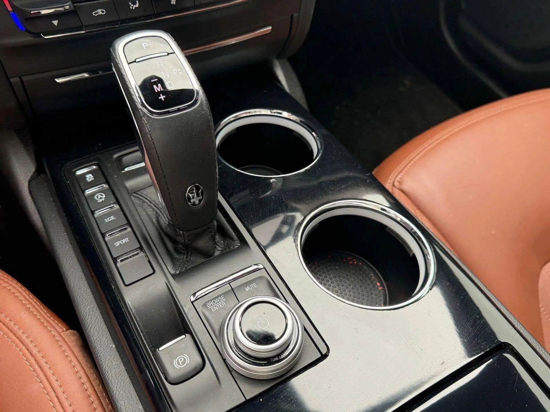 mph040_2831150841_1fc74c2a217d495ca84eab8925f32393_bd8c731043