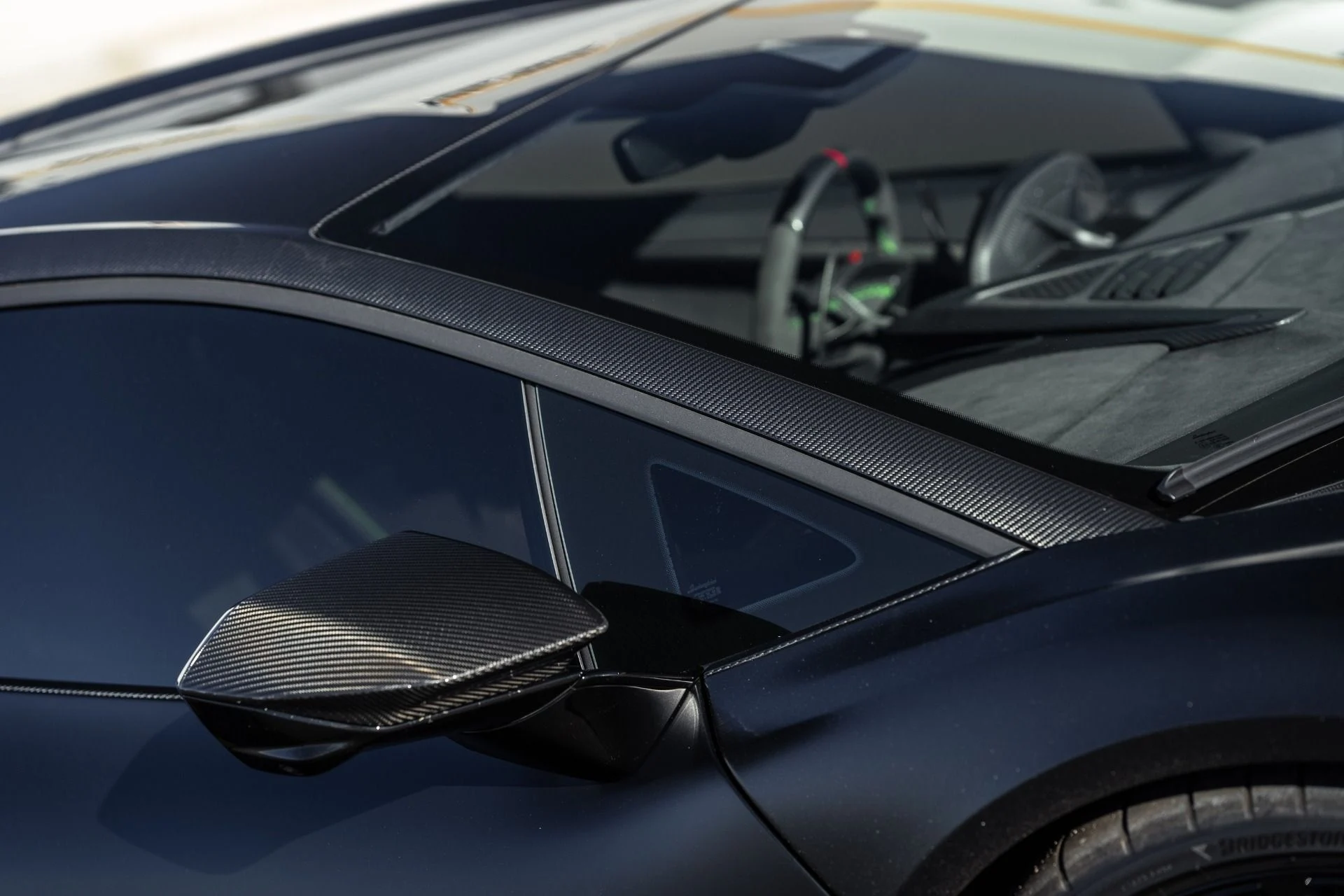 mph040_2841049262_Used_2025_Lamborghini_Revuelto_1791313089_518ebbad31