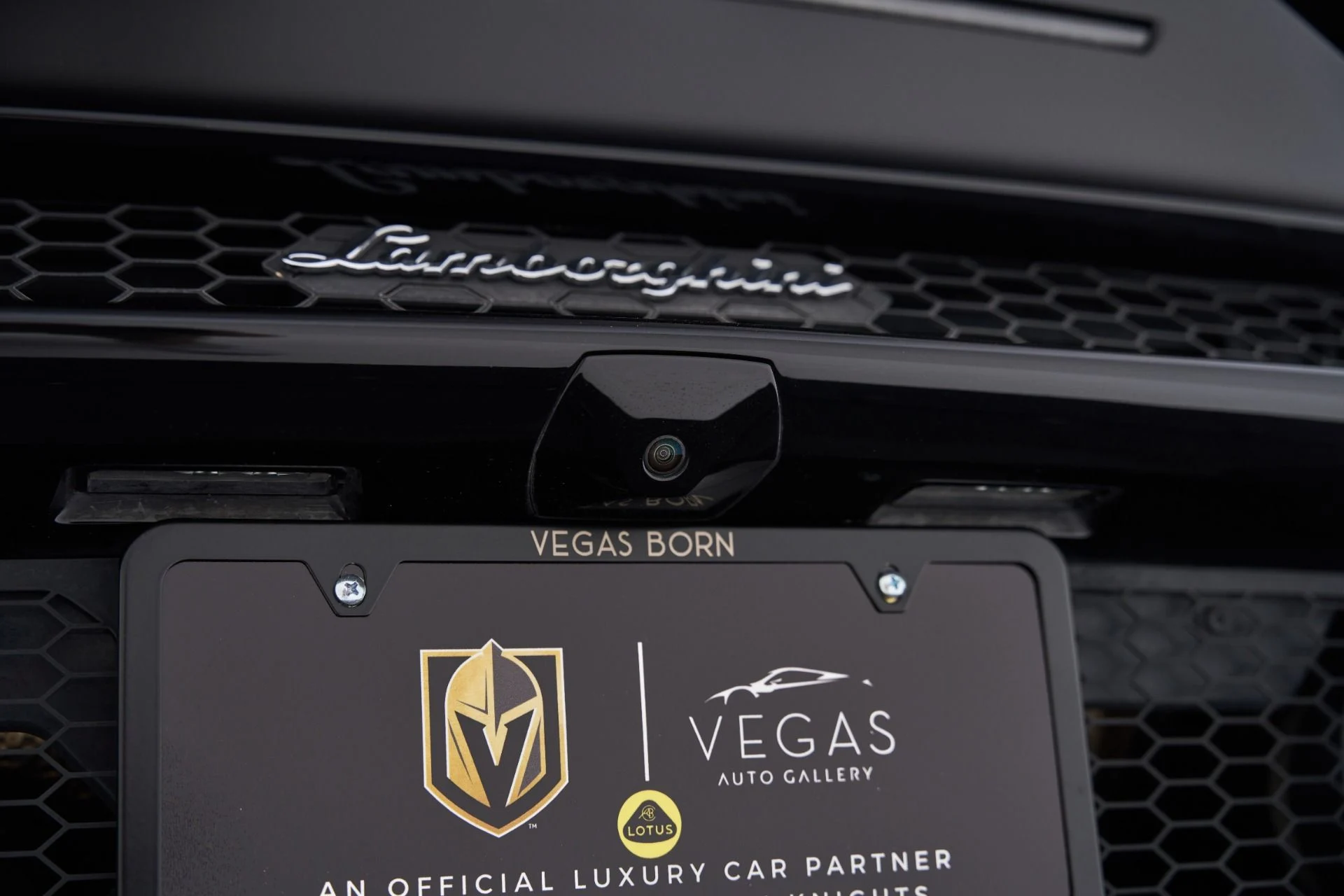 mph040_2847263779_Used_2022_Lamborghini_Huracan_EVO_Base_1792542181_3c40a6a655