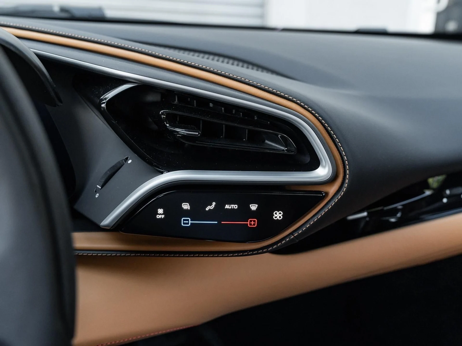 mph040_2862148977_Used_2023_Ferrari_296_GTB_Coupe_1761253677_3b34ac6536