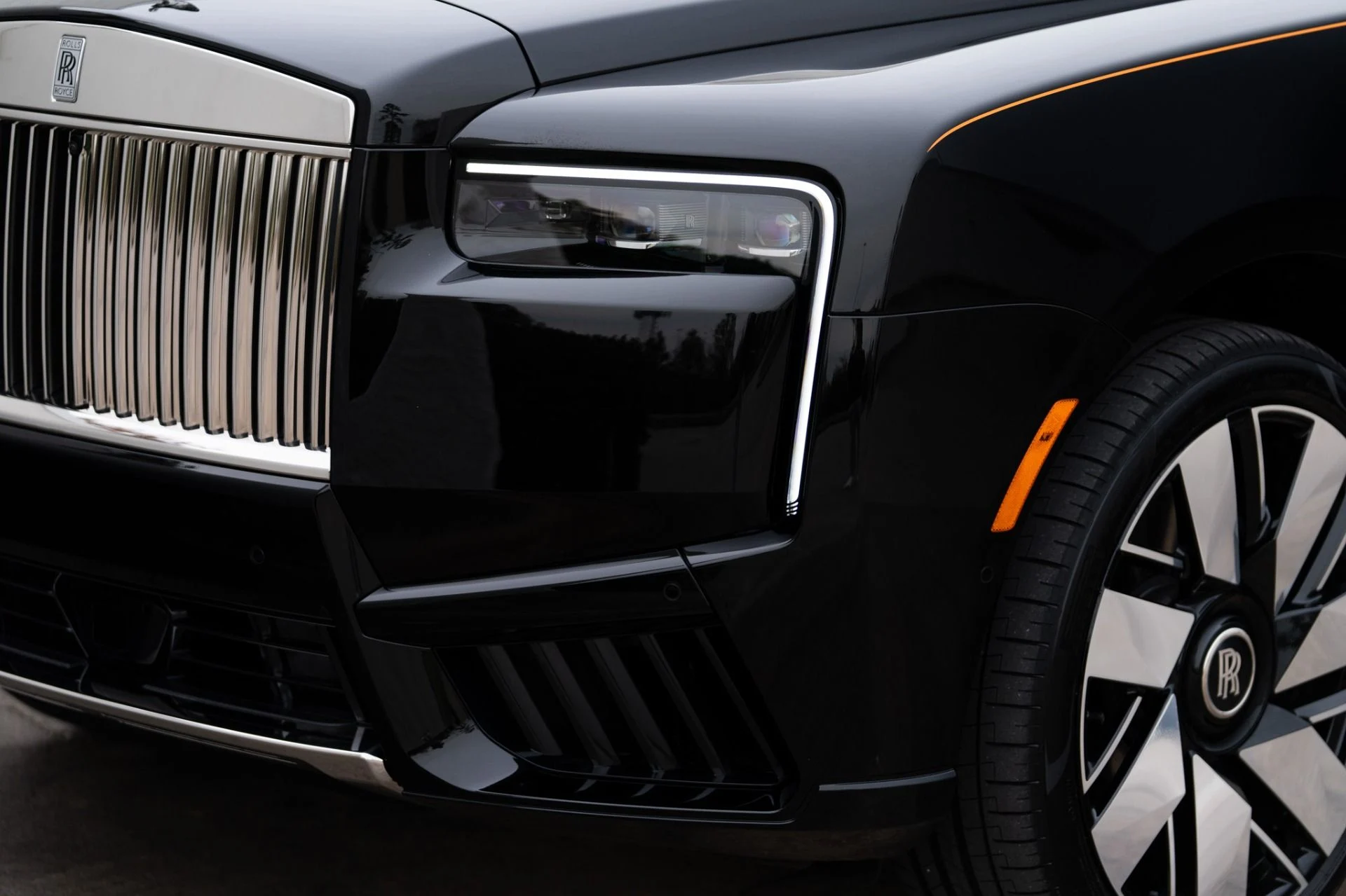 mph040_286937122_Used_2026_Rolls_Royce_Cullinan_1765925177_5a61fcb883