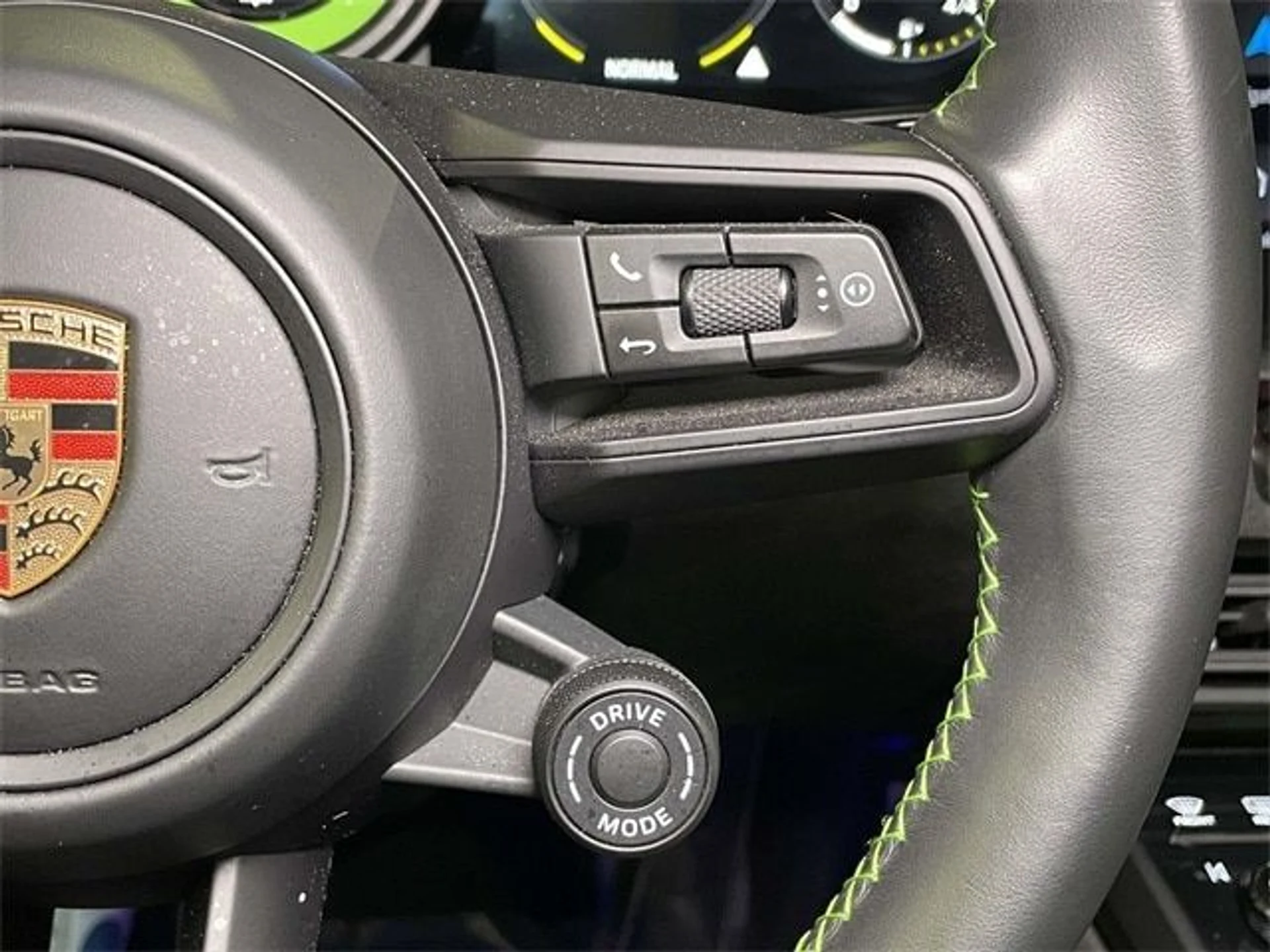 mph040_2907840472_d9417c800271a67b2bd44e282eabc59cx_db517d6a5d