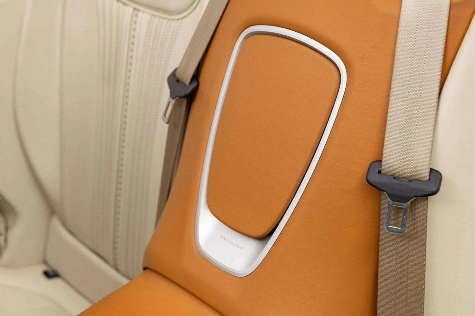 mph040_2918723229_67047388i_U6_Jh_JDB_Uuc_B25ls_XA_c47eae2bab