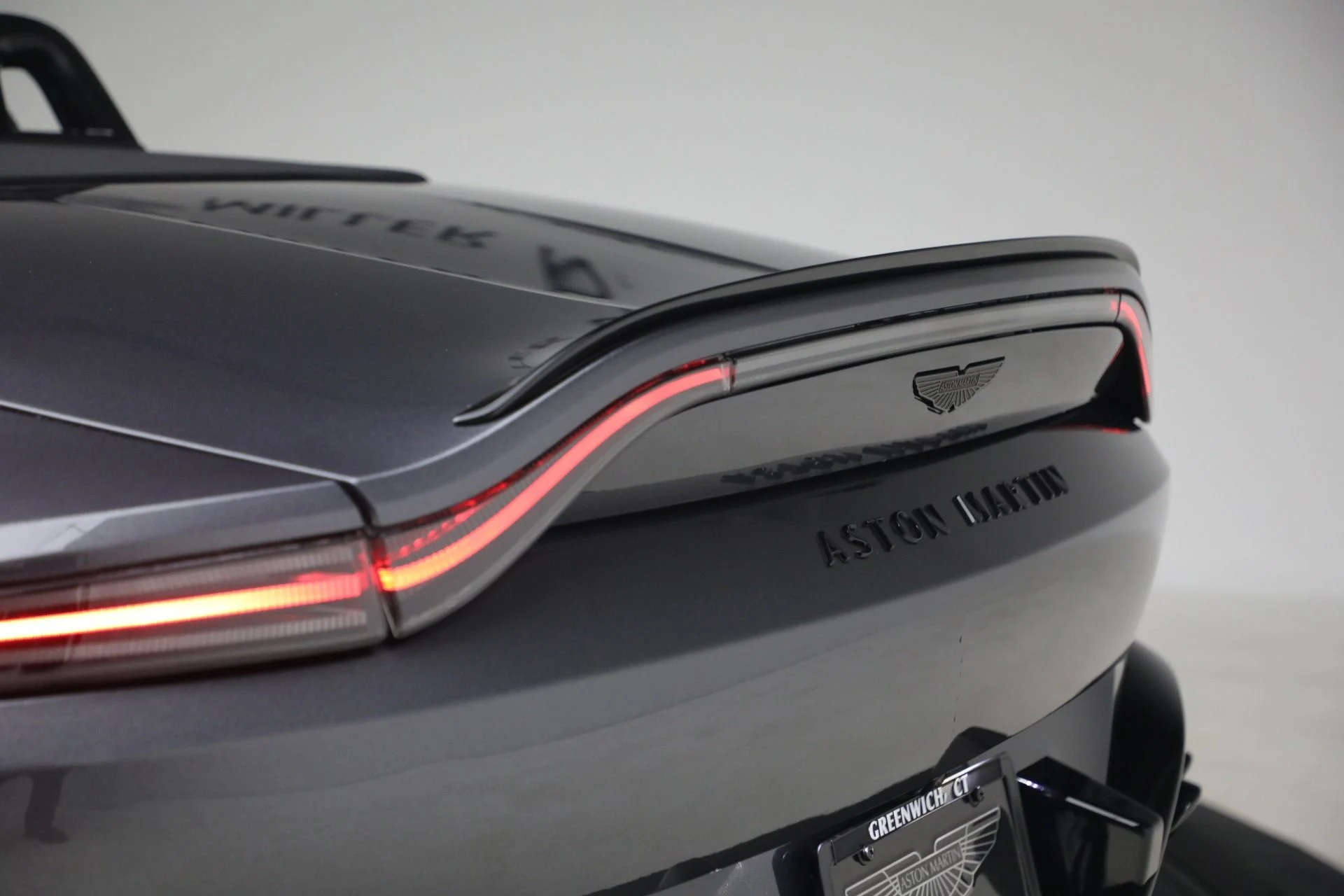 mph040_2923063661_New_2026_Aston_Martin_Vantage_S_Roadster_1774535973_dc0dfa955f