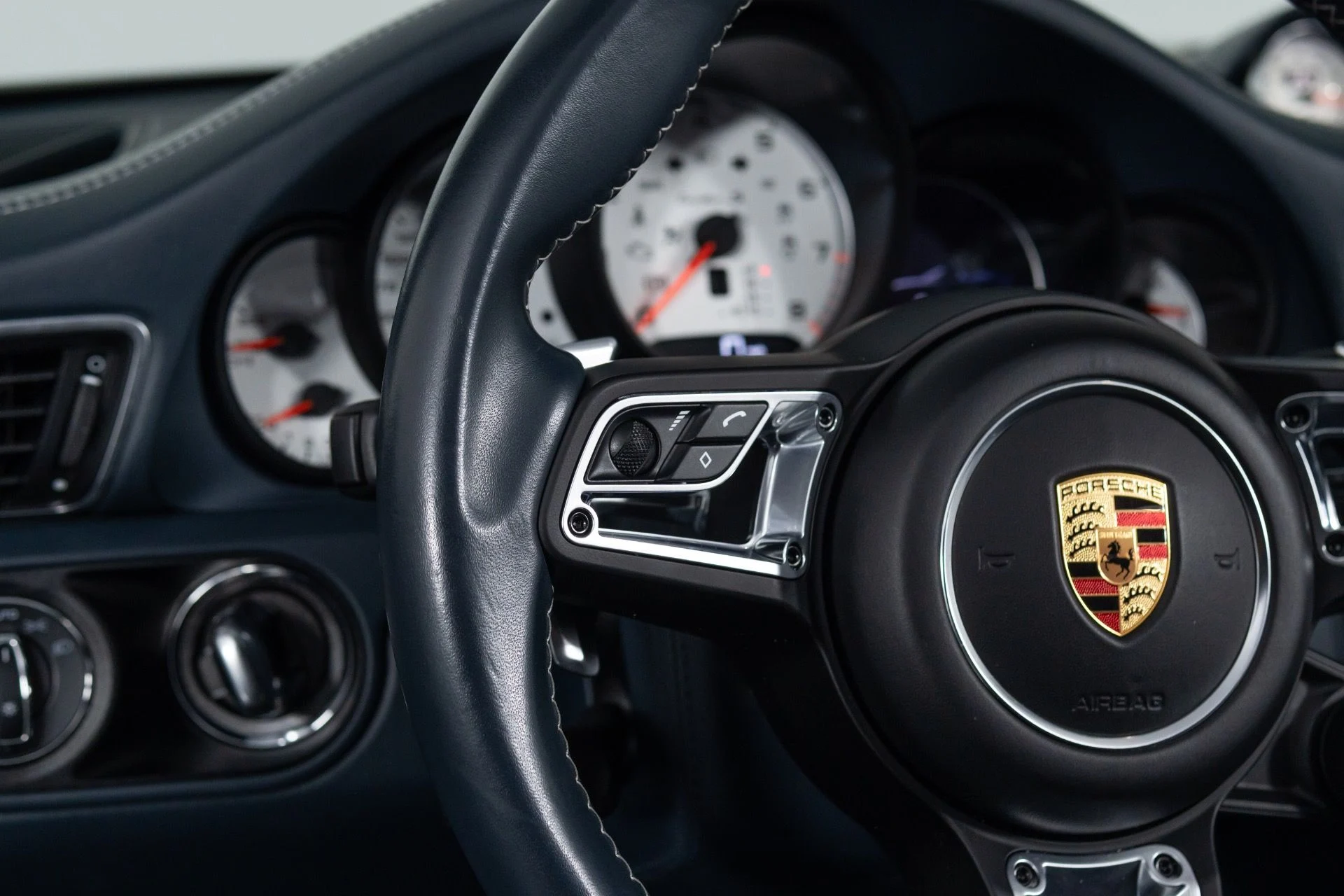 mph040_2943045453_Used_2019_Porsche_911_Turbo_S_1782003484_bd0cf49c80