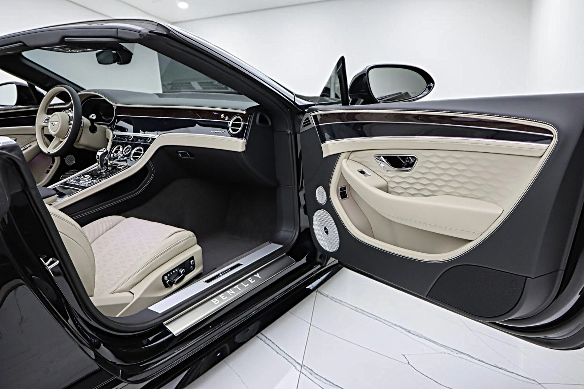 mph040_2949635069_New_2026_Bentley_Continental_GTC_Speed_5718b6ce4b